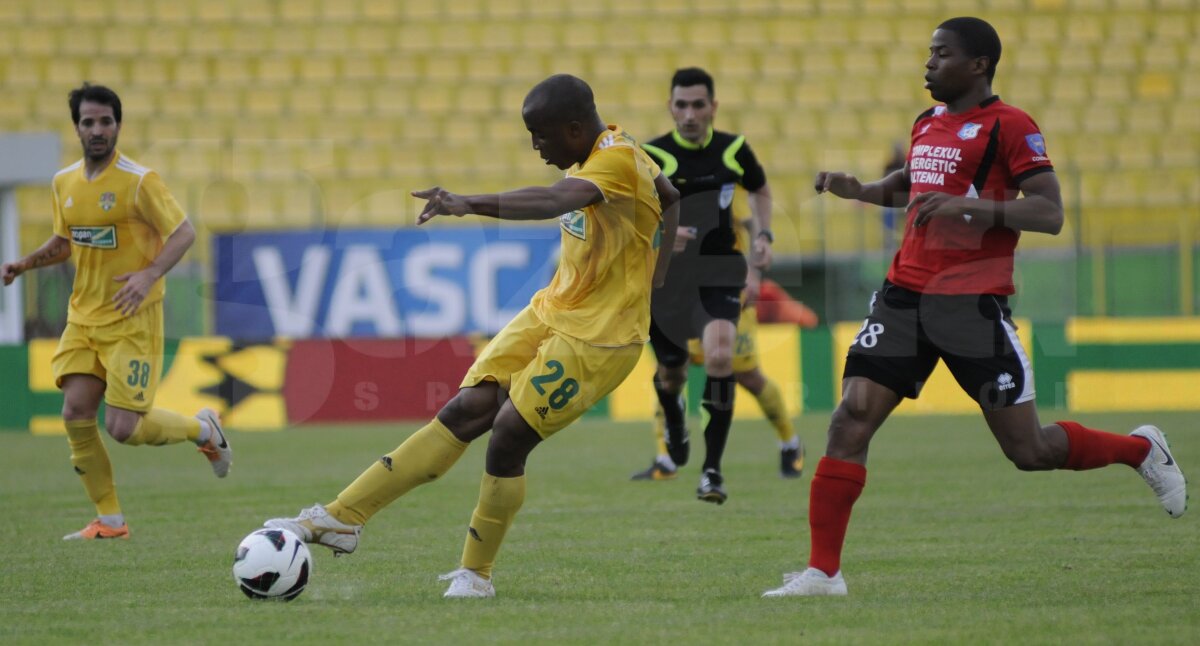 VIDEO şi FOTO Victorie pe "burta goală"! FC Vaslui - Pandurii 1-0 » Gorjenii nu au reuşit nici o victorie în Liga 1 pe terenul moldovenilor
