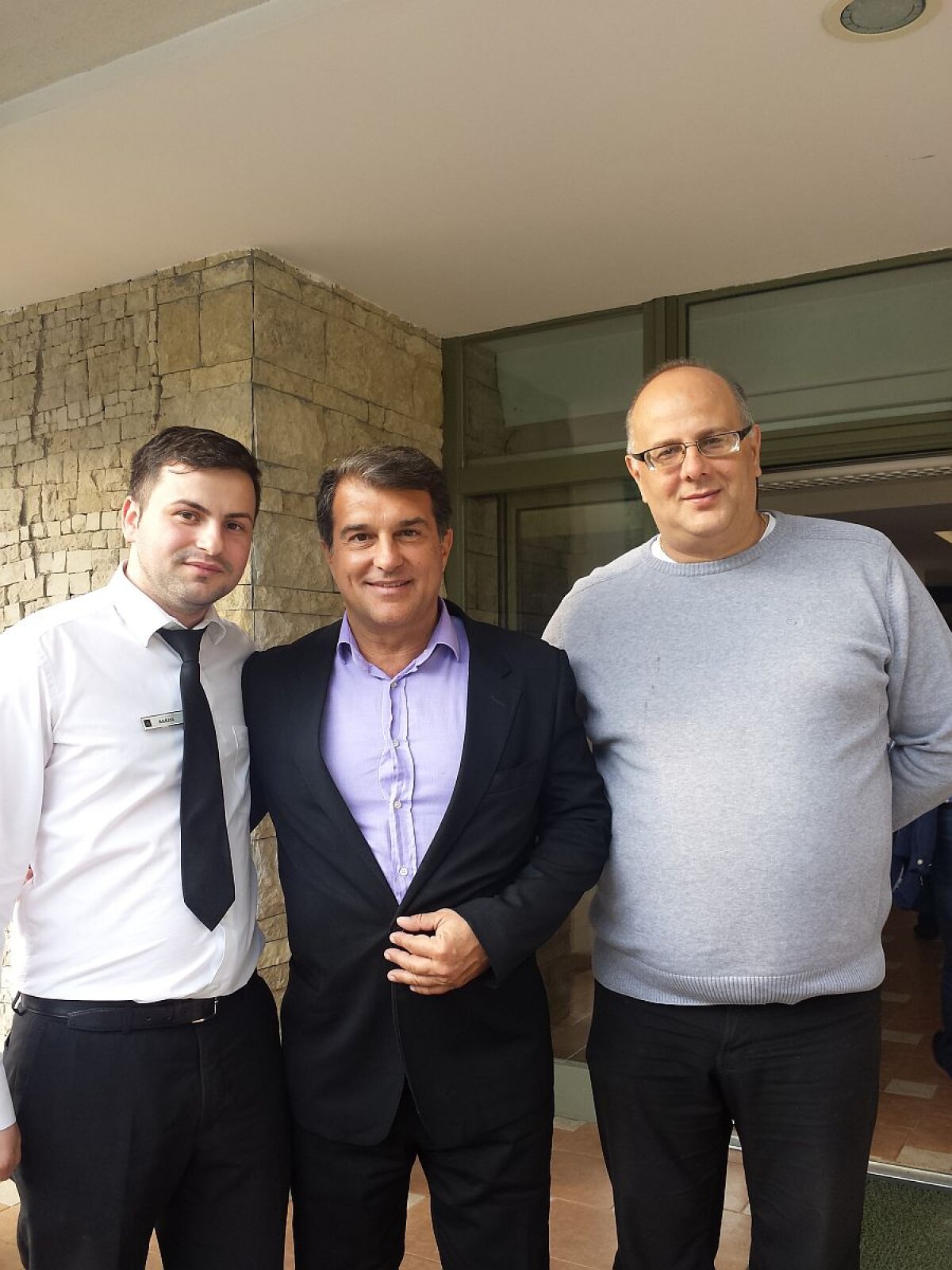 Joan Laporta descoperă Bucovina » Fostul preşedinte al Barcelonei din momentele de apogeu a făcut o vizită privată în nordul Moldovei