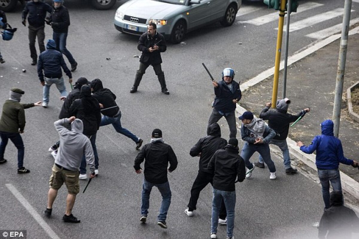 VIDEO şi FOTO Incidente grave! Final Cupei Italiei întîrziată cu 45 de minute după ce un fan al lui Napoli a fost împuşcat în piept! Azzurrii au luat trofeul