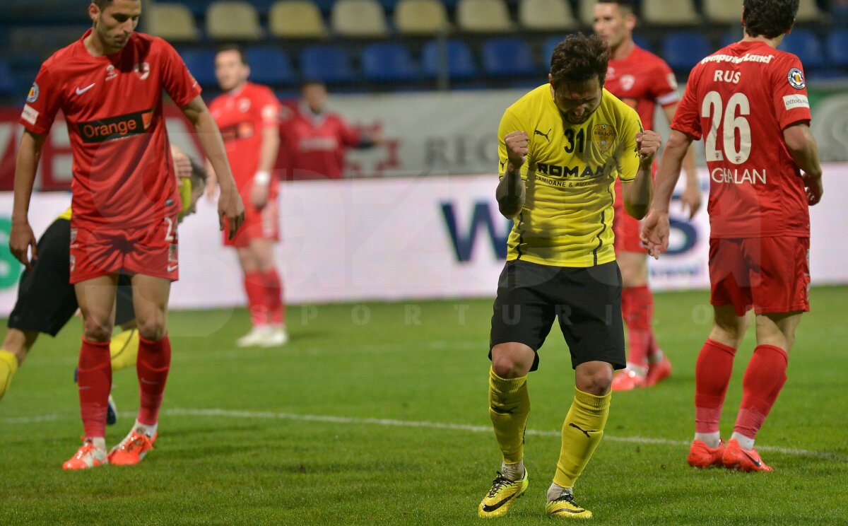 VIDEO şi FOTO Dinamo a fost de nerecunoscut la Braşov, unde a pierdut 2-0 » "Cîinii" au oprit o serie de 15 meciuri consecutive în care marcaseră