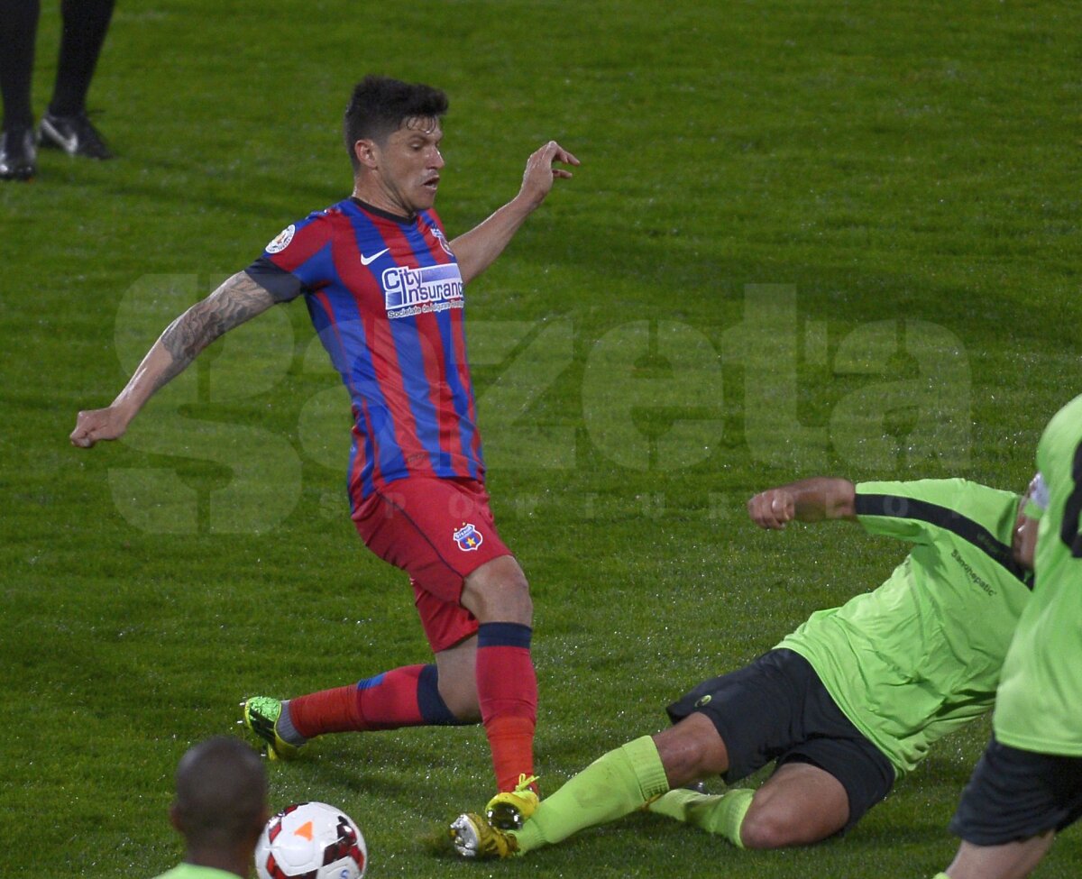 VIDEO şi FOTO Steaua - Corona Braşov 3-0 » Roş-albaştrii au mari şanse ca etapa viitoare să devină campioni
