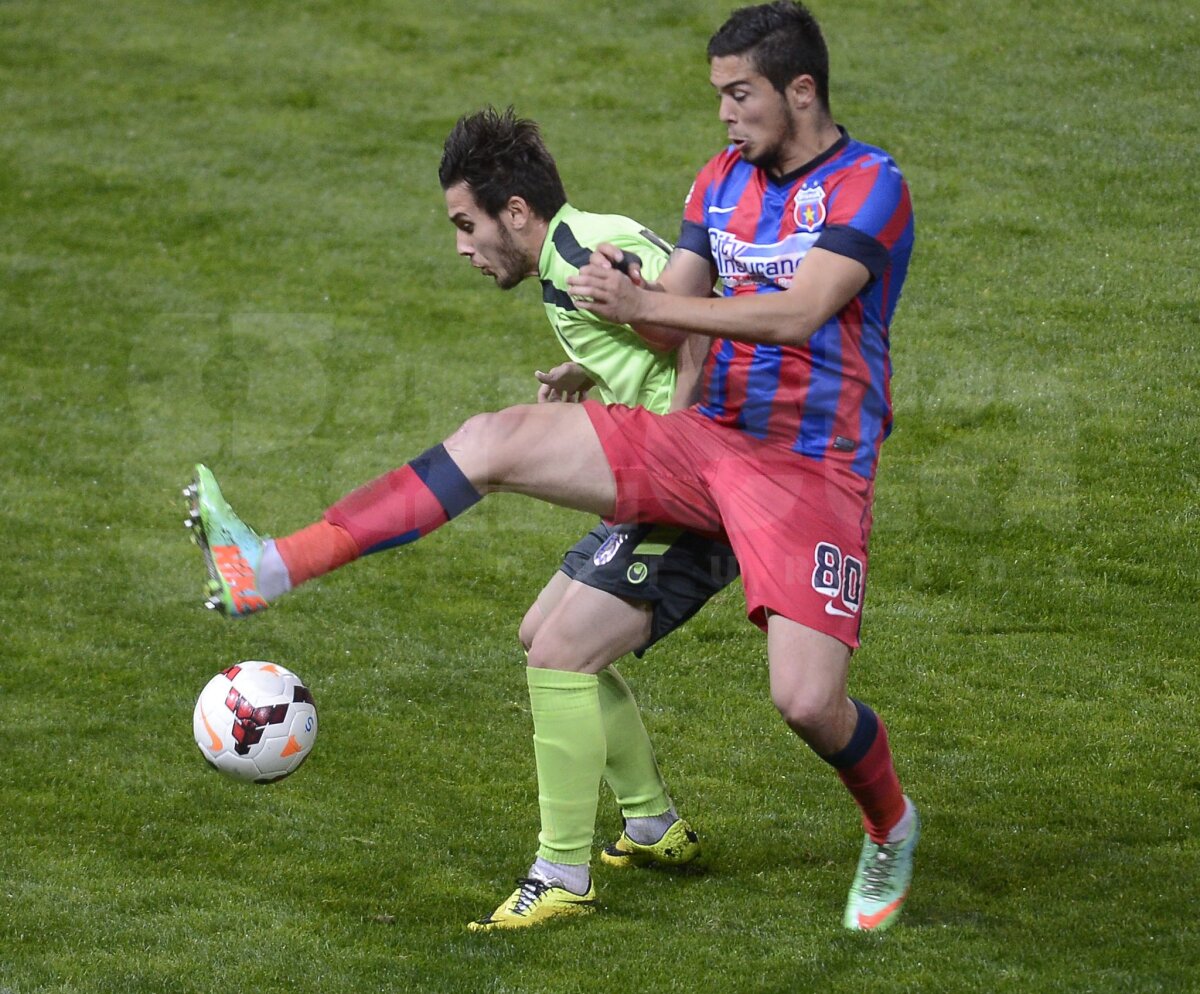 VIDEO şi FOTO Steaua - Corona Braşov 3-0 » Roş-albaştrii au mari şanse ca etapa viitoare să devină campioni