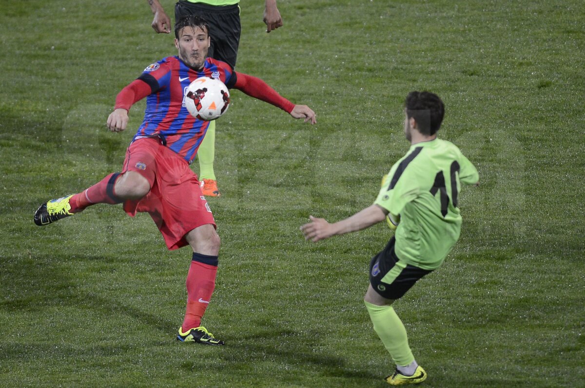 VIDEO şi FOTO Steaua - Corona Braşov 3-0 » Roş-albaştrii au mari şanse ca etapa viitoare să devină campioni