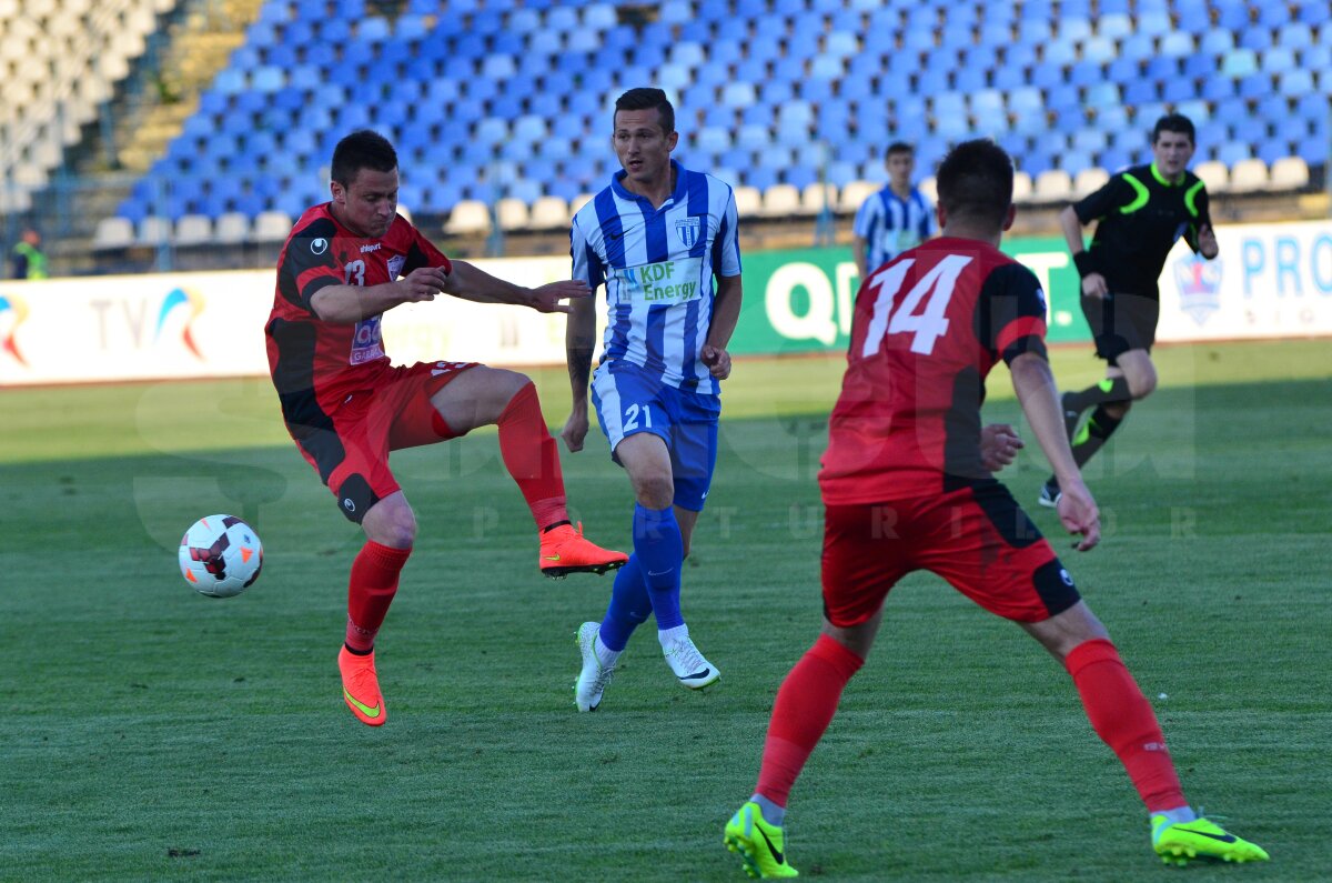 FOTO CS U Craiova a pierdut surprinzător cu Metalul Reşiţa, 1-2! Oltenii tremură pentru promovarea în Liga 1