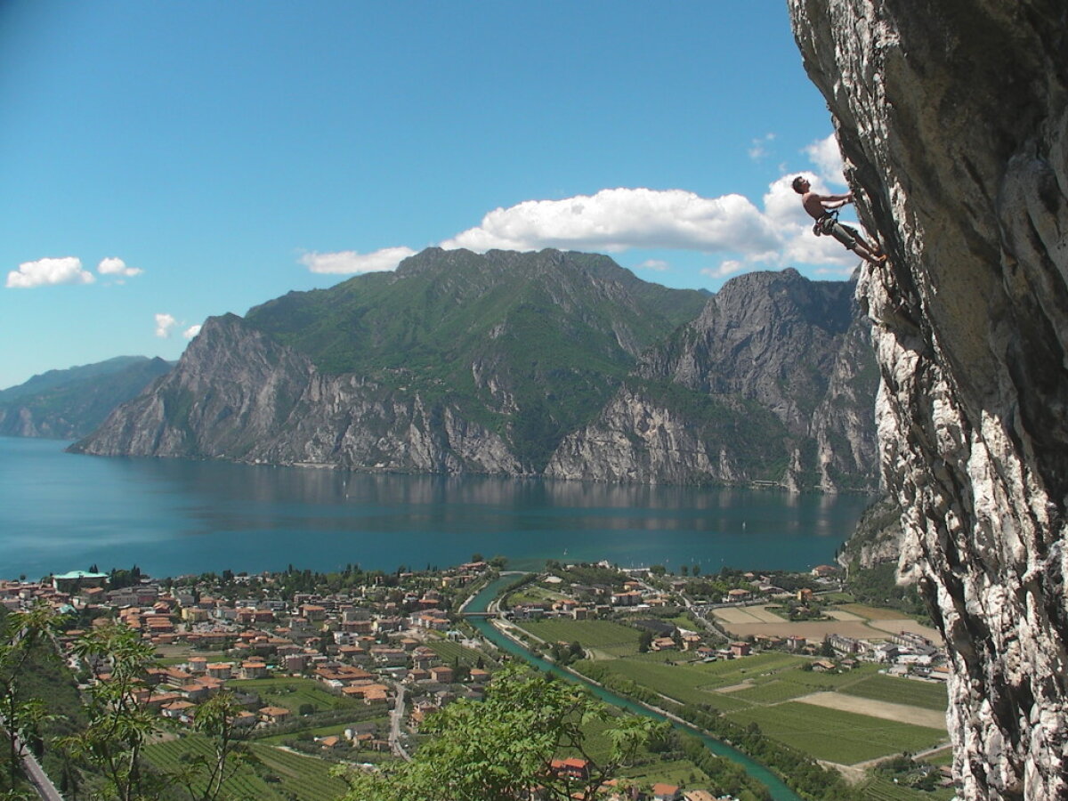 FOTO Steaua şi-a pregătit primul cantonament al verii » Merge în casa lui Bayern