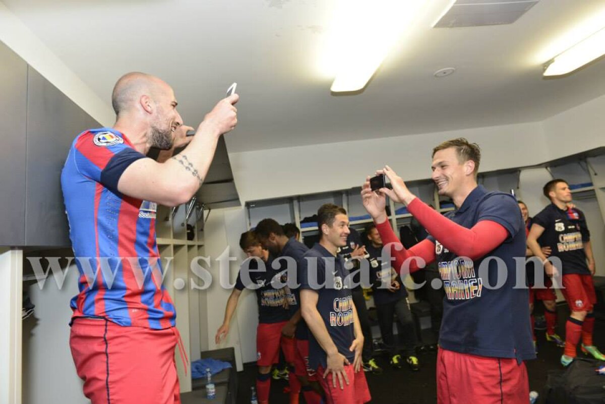 GALERIE FOTO Steliştii au petrecut pînă dimineaţă după ce-au cîştigat titlul 25 din istoria clubului