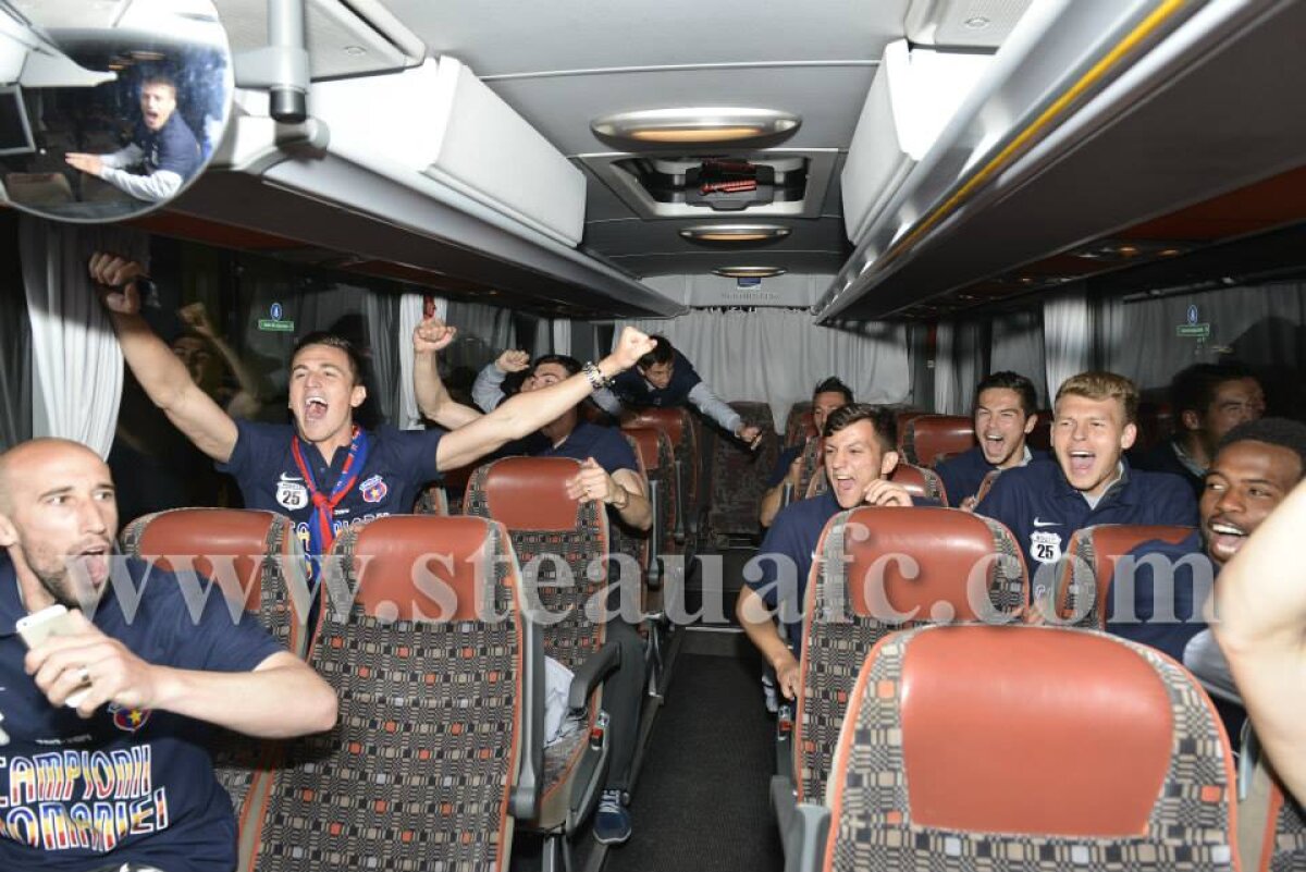 GALERIE FOTO Steliştii au petrecut pînă dimineaţă după ce-au cîştigat titlul 25 din istoria clubului