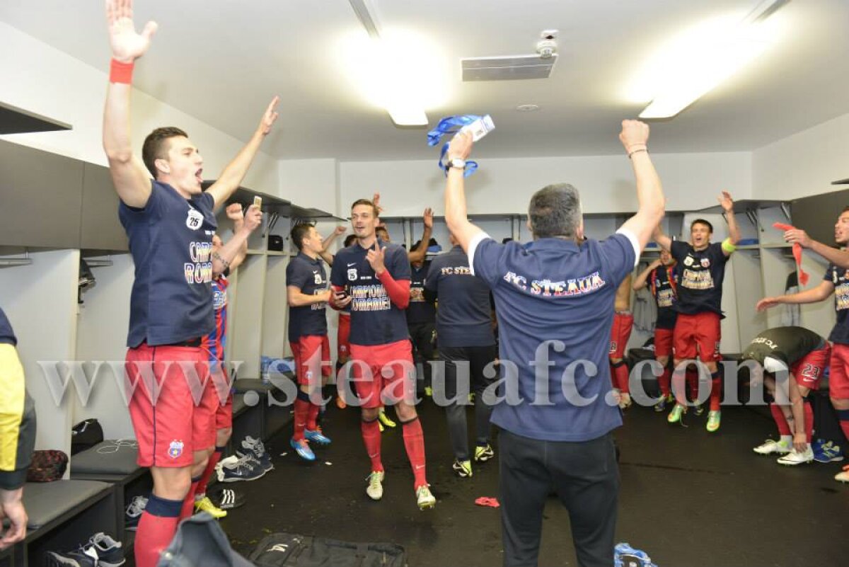 GALERIE FOTO Steliştii au petrecut pînă dimineaţă după ce-au cîştigat titlul 25 din istoria clubului