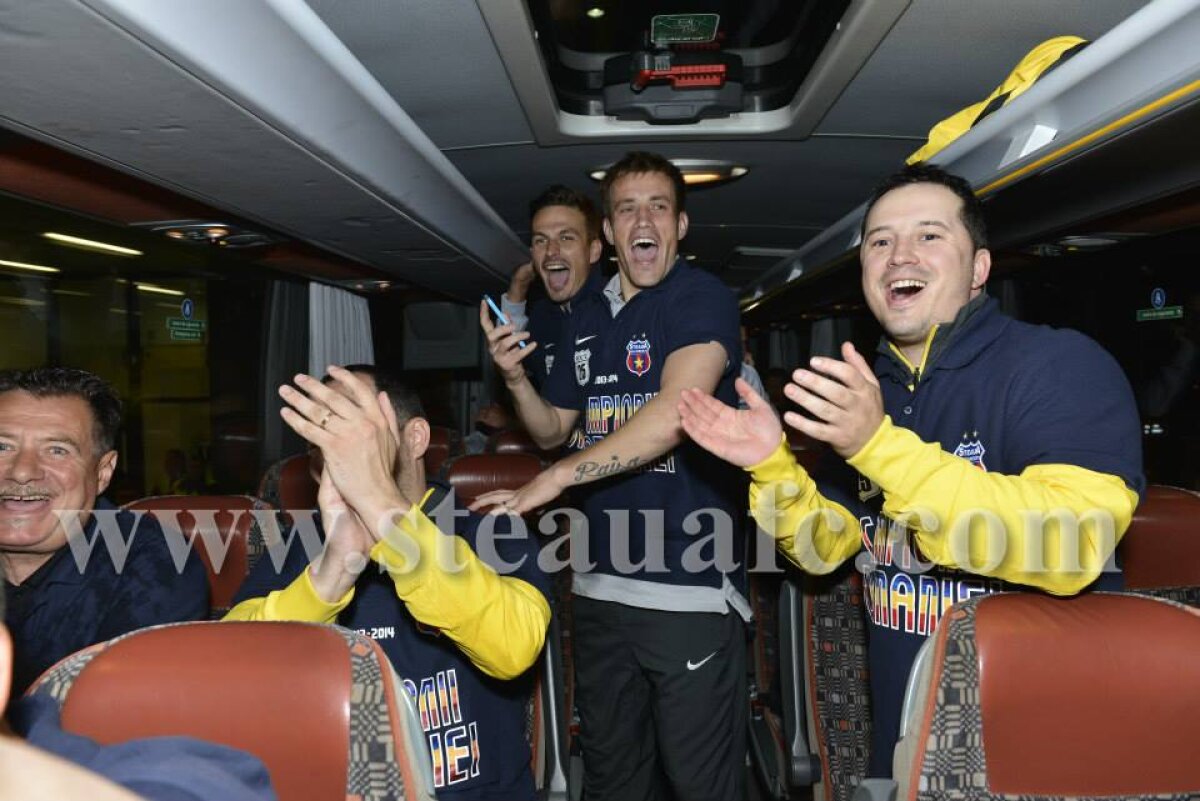 GALERIE FOTO Steliştii au petrecut pînă dimineaţă după ce-au cîştigat titlul 25 din istoria clubului