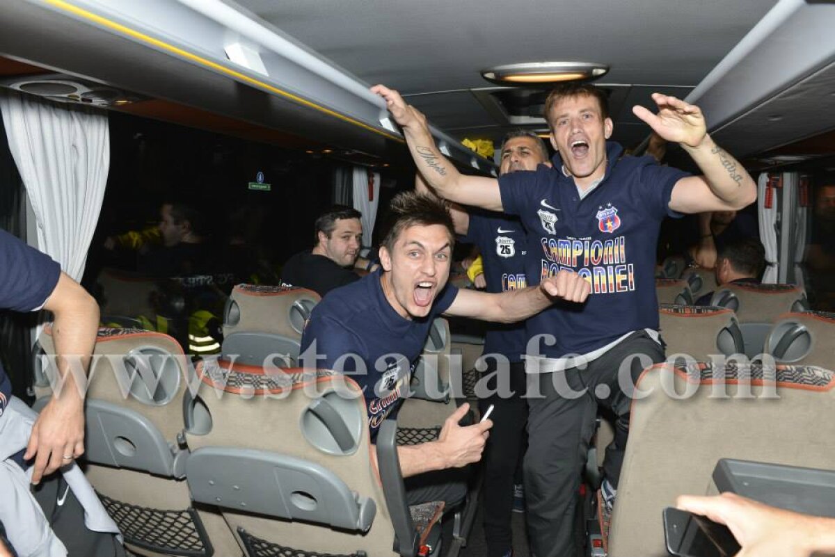 GALERIE FOTO Steliştii au petrecut pînă dimineaţă după ce-au cîştigat titlul 25 din istoria clubului