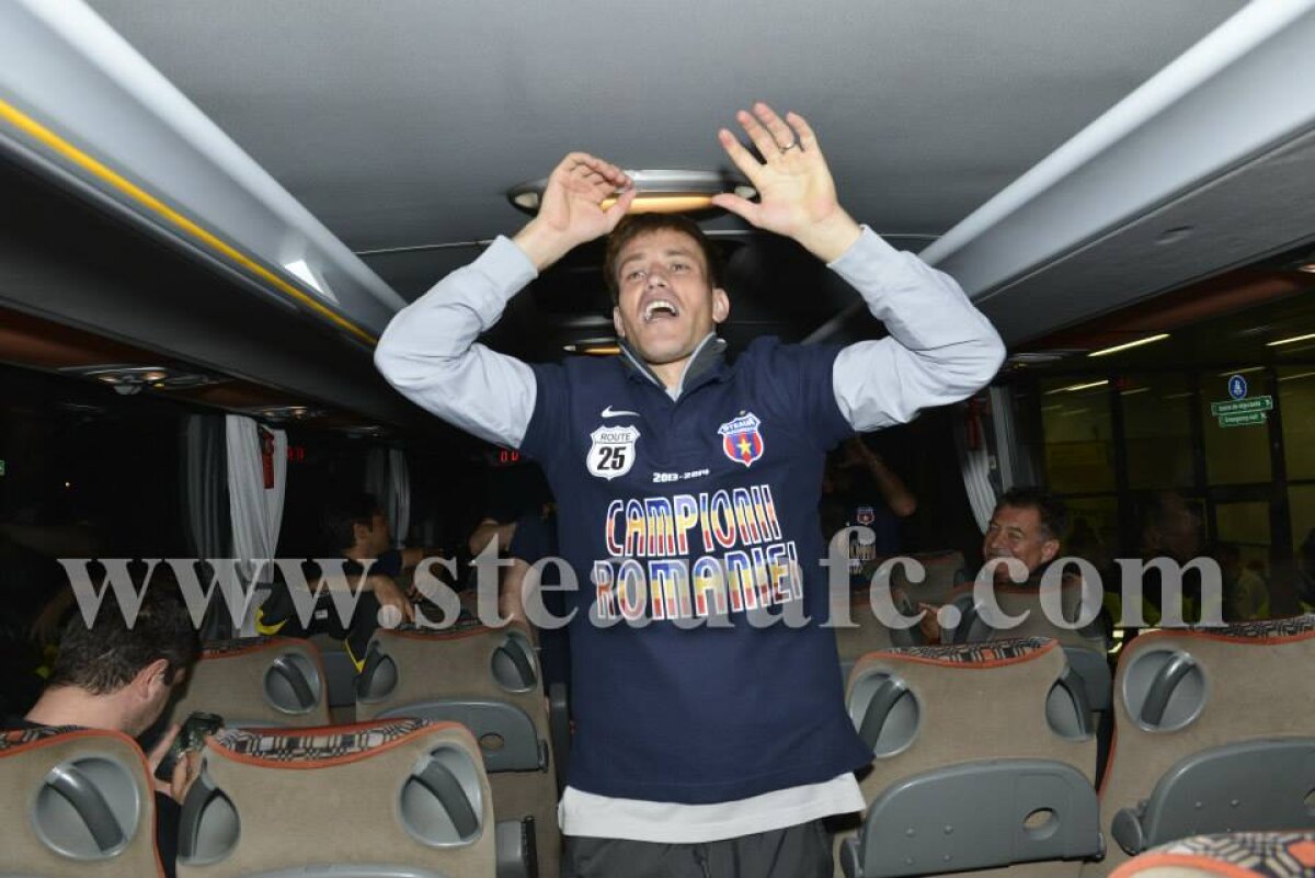 GALERIE FOTO Steliştii au petrecut pînă dimineaţă după ce-au cîştigat titlul 25 din istoria clubului