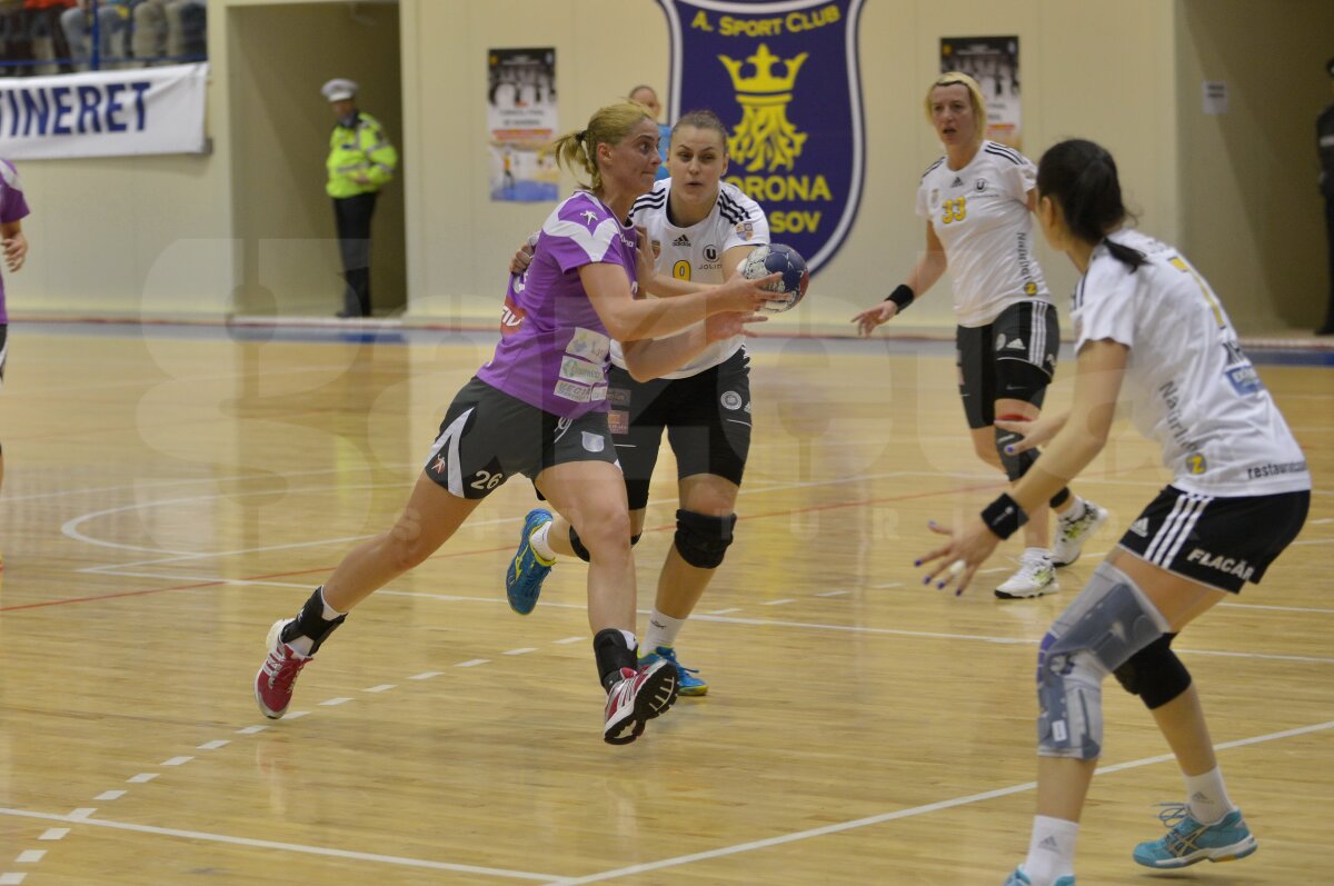 Corona Braşov a cîştigat returul cu U Jolidon Cluj, 34-26 şi s-a calificat în Final 3 al Ligii Naţionale