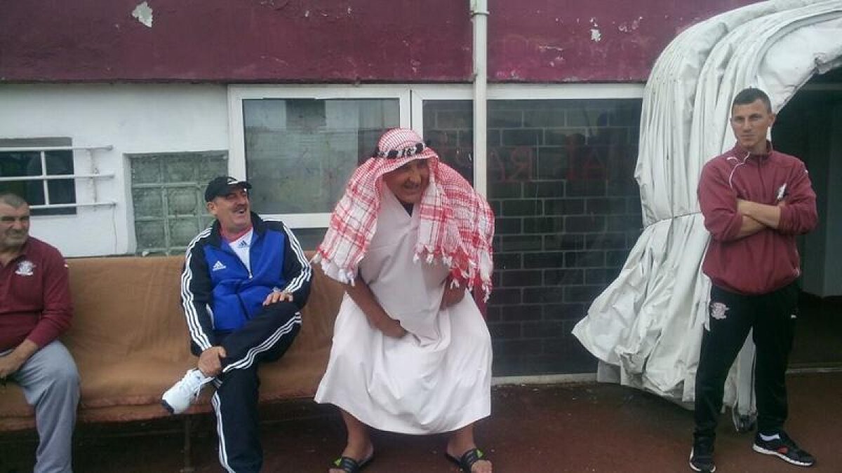 FOTO "Şeicul" a sosit în Giuleşti! » Haz de necaz înainte de meciul Rapidului