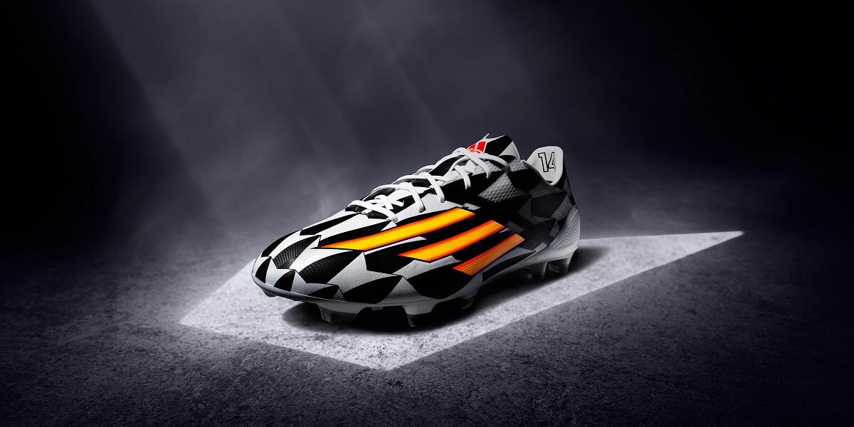 GALERIE FOTO Colecţia de ghete a Cupei Mondiale din Brazilia » Iată ce vor purta Messi, Suarez sau Alves!