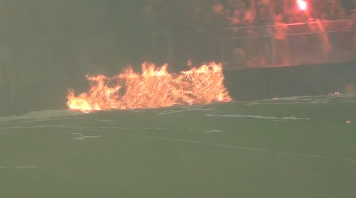 FOTO şi VIDEO Haos la finala Cupei Bulgariei! Fanii lui Botev Plovdiv au dat foc la stadion! Ludogorets s-a impus, 1-0