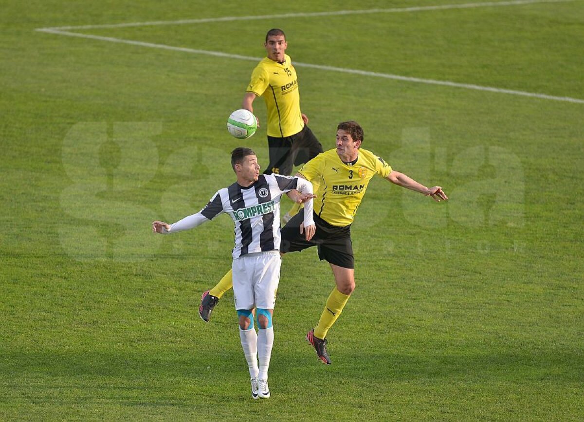 VIDEO+FOTO Egal pentru "U" » Clujenii sînt ca şi salvaţi de la retrogradare, după 0-0 la Braşov! "Stegarii" încă au emoţii mari