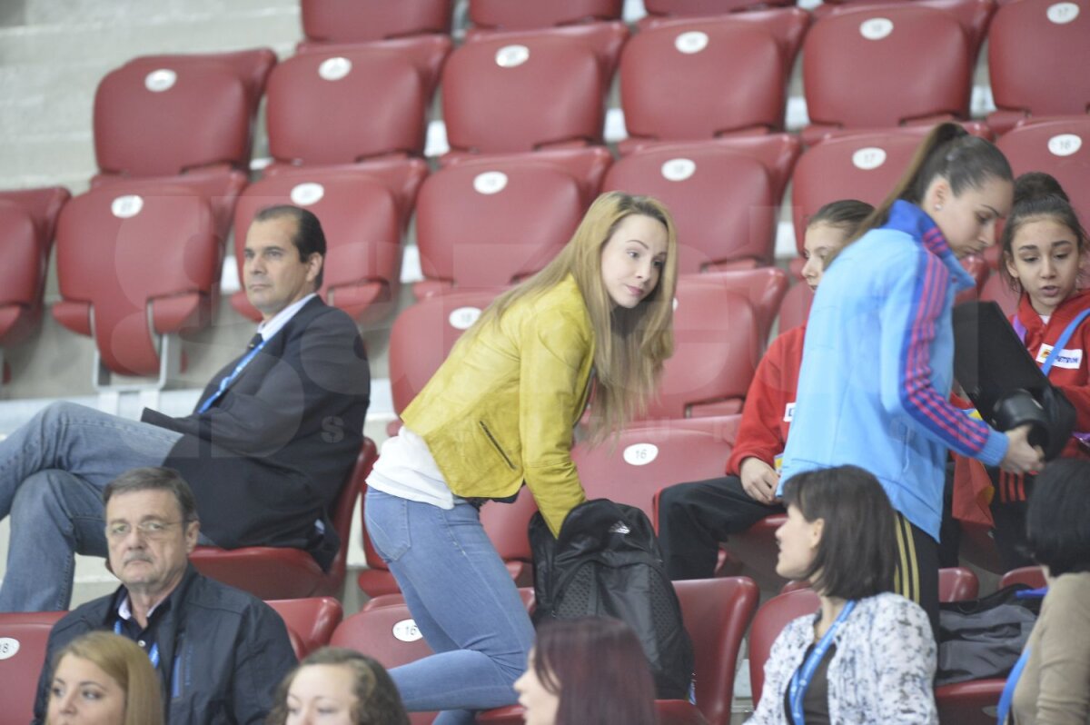 Corespondenţă din Sofia » Aur tînăr şi vesel » România şi-a păstrat titlul european pe echipe