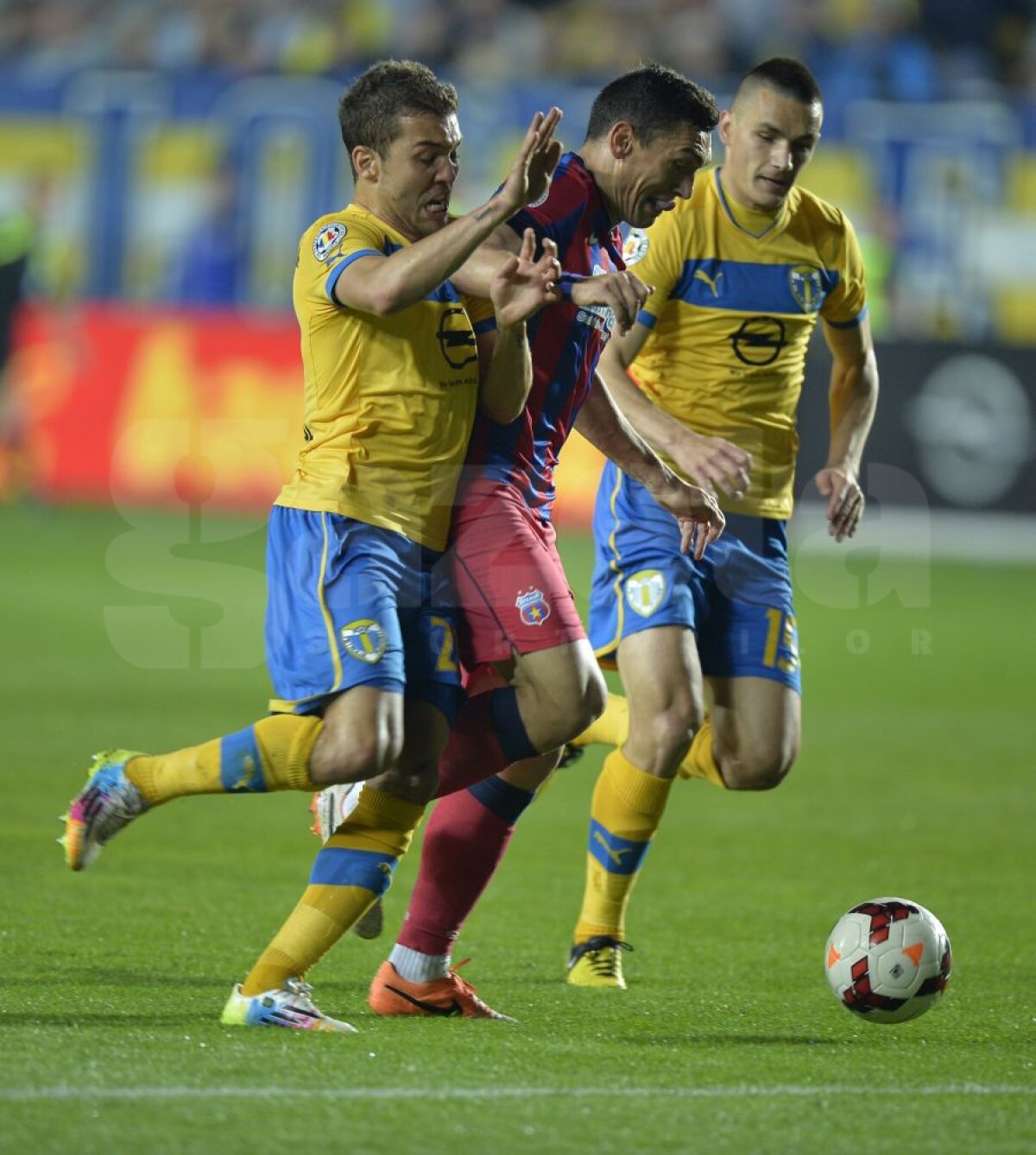 FOTO şi VIDEO Spectacol fără goluri » Petrolul încheie sezonul pe locul 3, după 0-0 cu Steaua