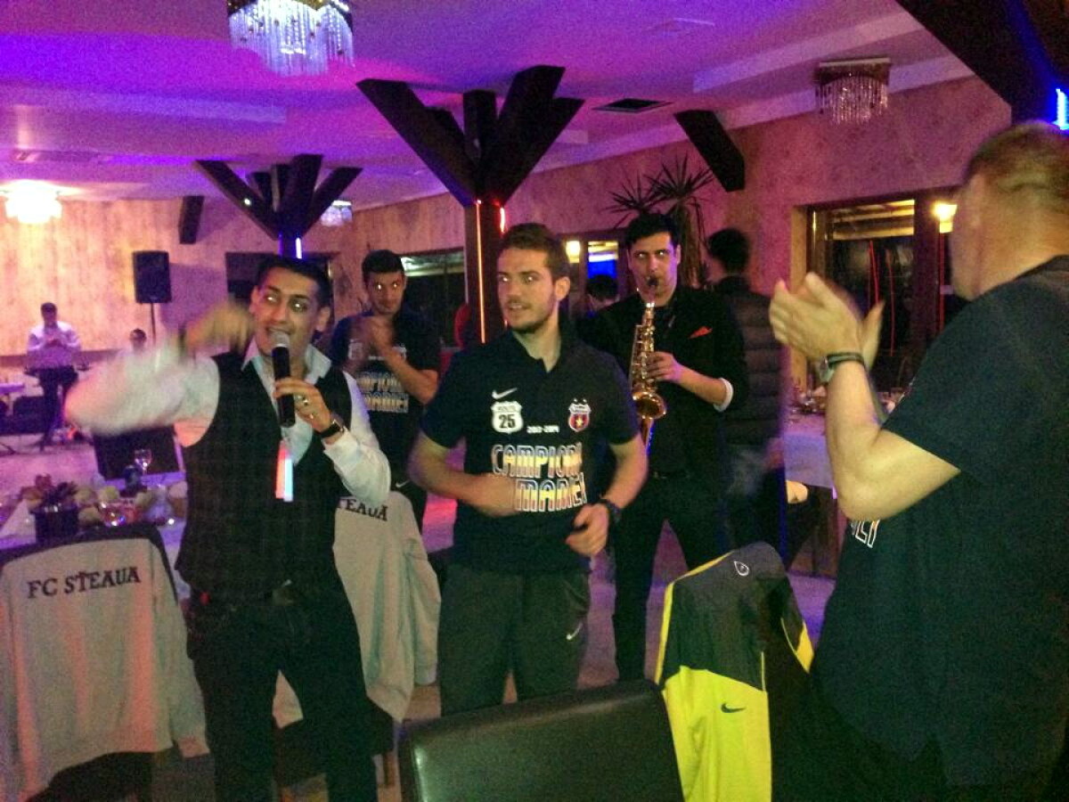 FOTO Party cu Piţi Talent! » Roş-albaştrii au petrecut pe "sistem turbo" după egalul cu Petrolul