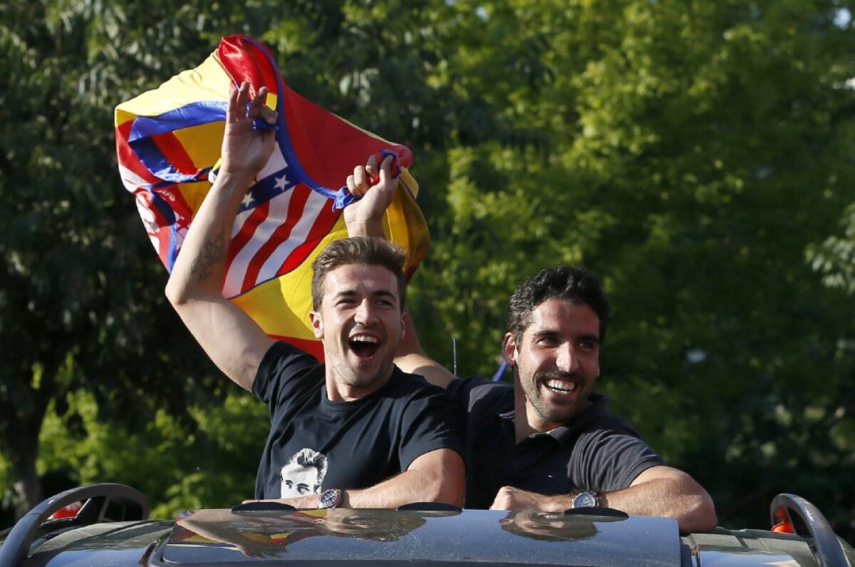 VIDEO şi FOTO Atletico a sărbătorit titlul cu fanii în Piaţa Neptuno » "El Cholo" Simeone a dansat pe scenă :D