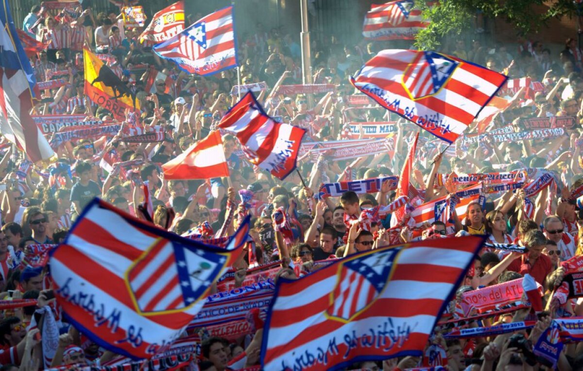 VIDEO şi FOTO Atletico a sărbătorit titlul cu fanii în Piaţa Neptuno » "El Cholo" Simeone a dansat pe scenă :D