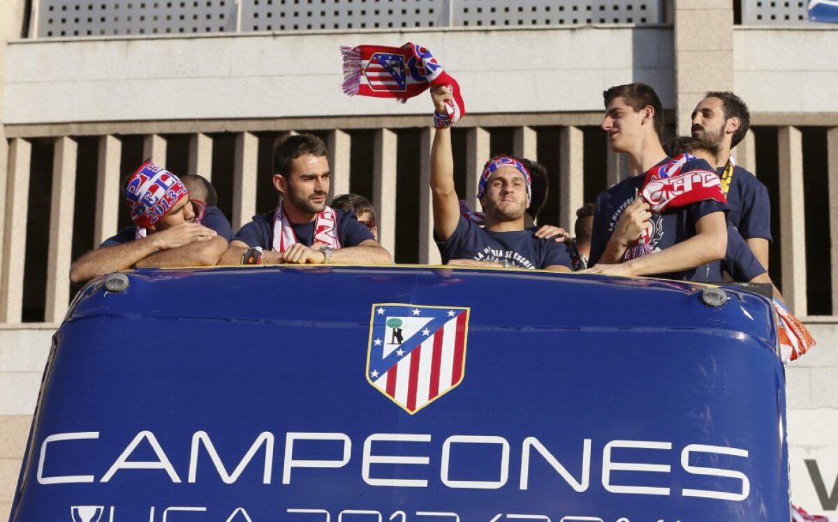 VIDEO şi FOTO Atletico a sărbătorit titlul cu fanii în Piaţa Neptuno » "El Cholo" Simeone a dansat pe scenă :D