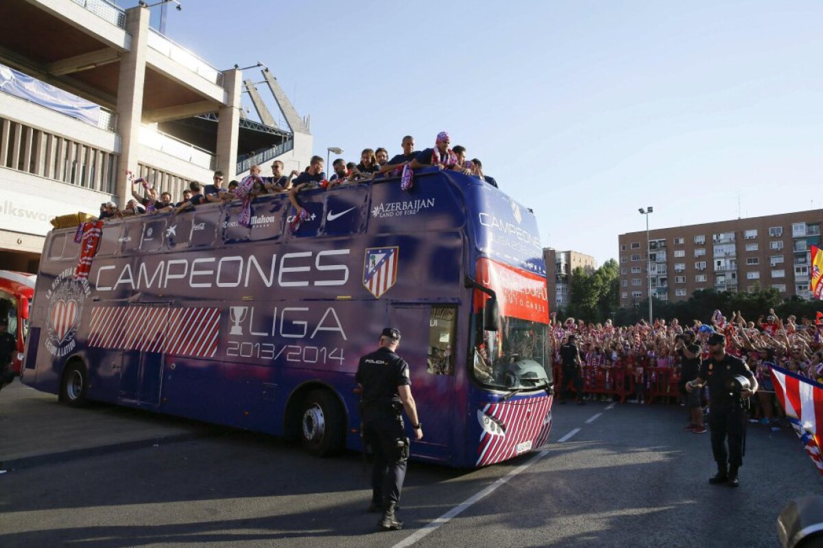 VIDEO şi FOTO Atletico a sărbătorit titlul cu fanii în Piaţa Neptuno » "El Cholo" Simeone a dansat pe scenă :D