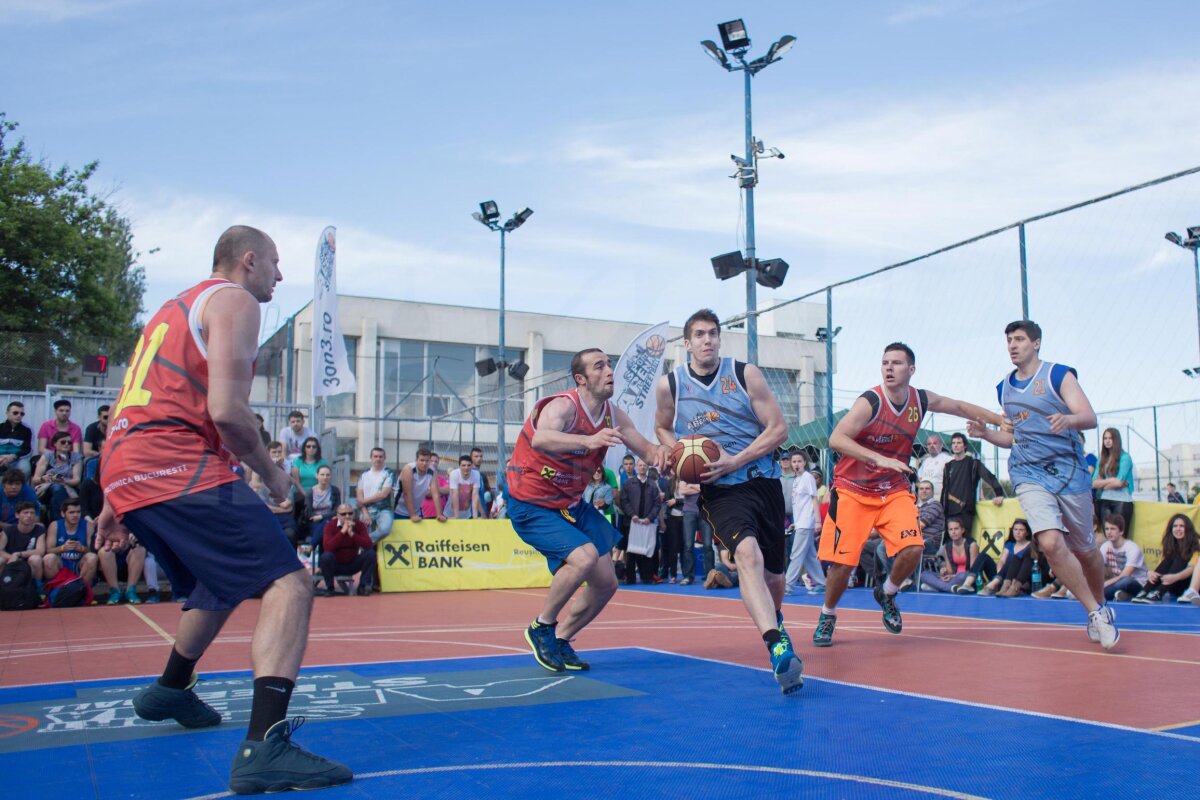 GALERIE FOTO Debut furtunos la turneul 1 al ediţiei aniversare a Sport Arena Streetball!