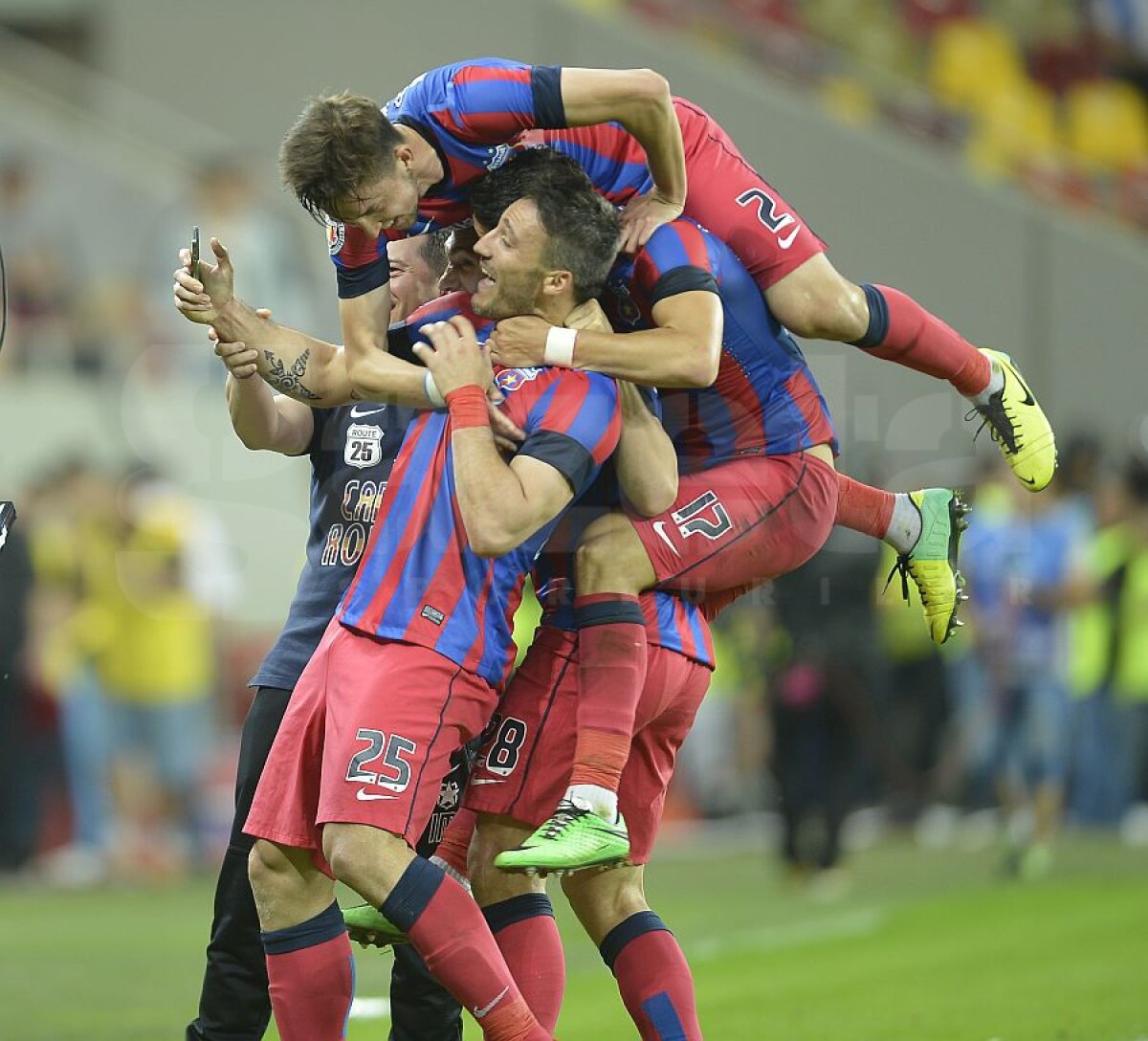 FOTO Selfie madness » Modul nebun în care steliştii au sărbătorit golurile cu Oţelul