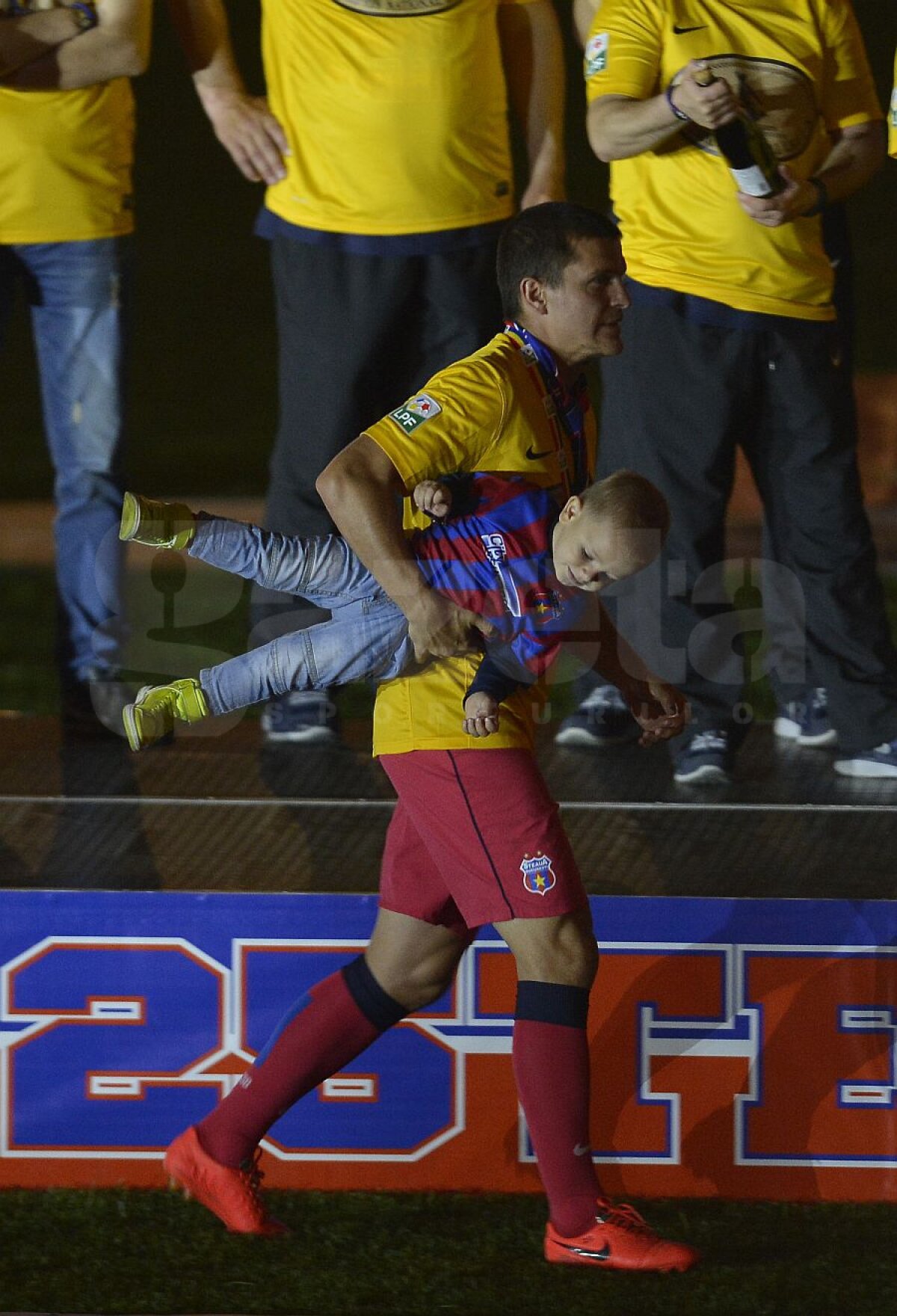 FOTO Petrecere de zile mari pe Naţional Arena » Steaua a sărbătorit cu stil titlul 25 alături de suporteri