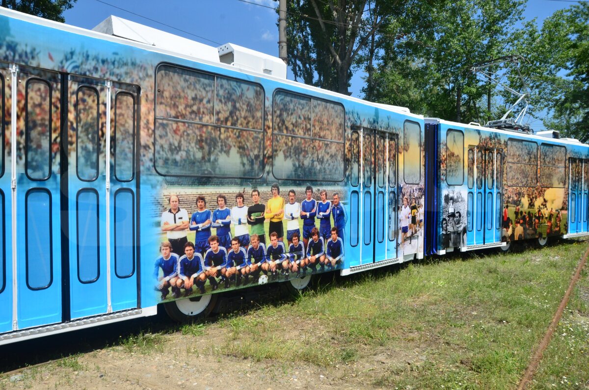 FOTO Tramvaiul ”Craiova Maxima” va fi pe şine la finalul 2014. Vehicul dedicat perioadei de aur a oltenilor