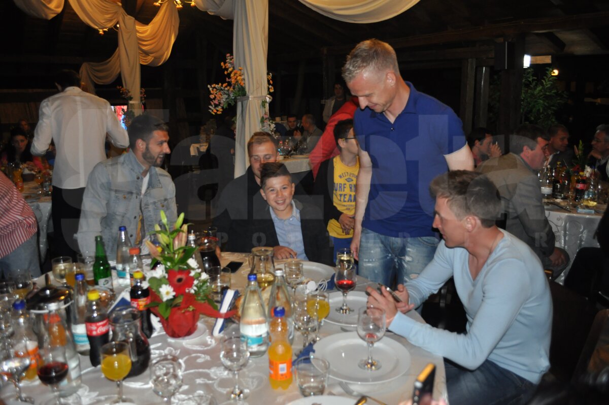 GALERIE FOTO Botoşănenii au sărbătorit ocuparea locului 8 în Liga 1: "Nu ne-am putut mîndri cu Eminescu sau Iorga cum am făcut-o cu echipa de fotbal într-un an de zile"