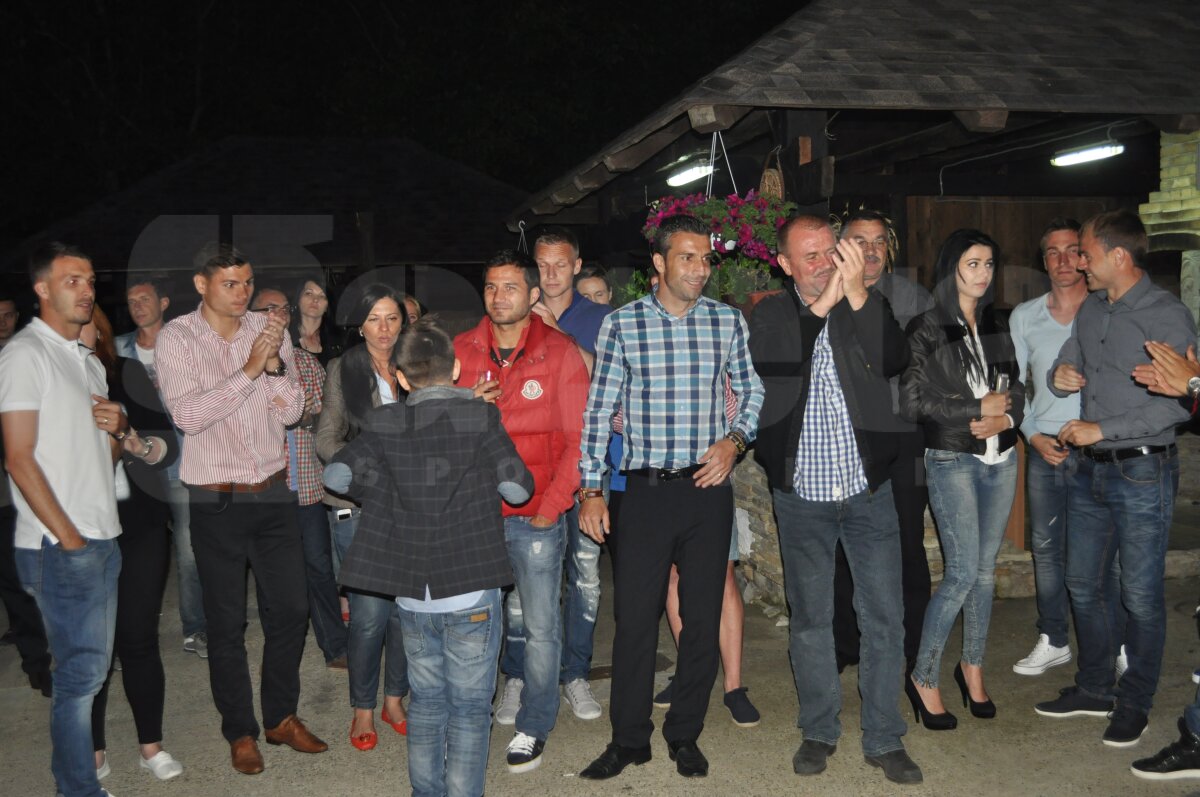 GALERIE FOTO Botoşănenii au sărbătorit ocuparea locului 8 în Liga 1: "Nu ne-am putut mîndri cu Eminescu sau Iorga cum am făcut-o cu echipa de fotbal într-un an de zile"