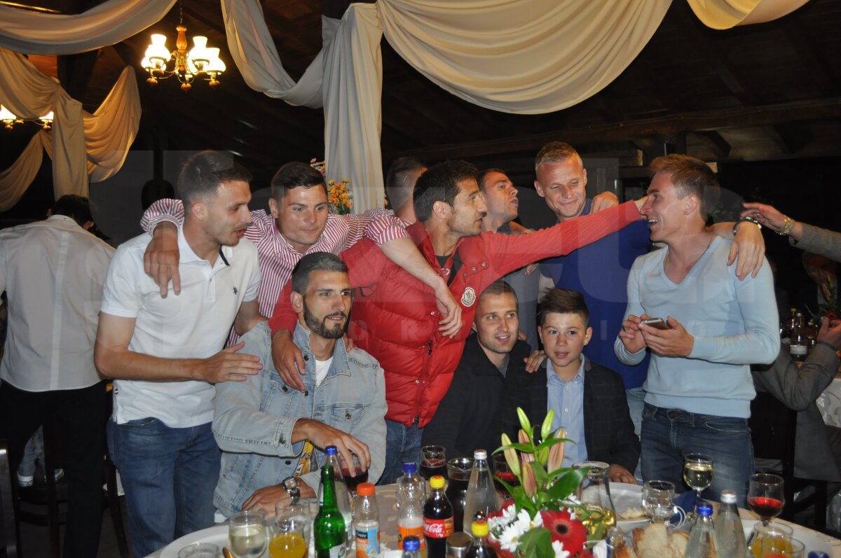 GALERIE FOTO Botoşănenii au sărbătorit ocuparea locului 8 în Liga 1: "Nu ne-am putut mîndri cu Eminescu sau Iorga cum am făcut-o cu echipa de fotbal într-un an de zile"