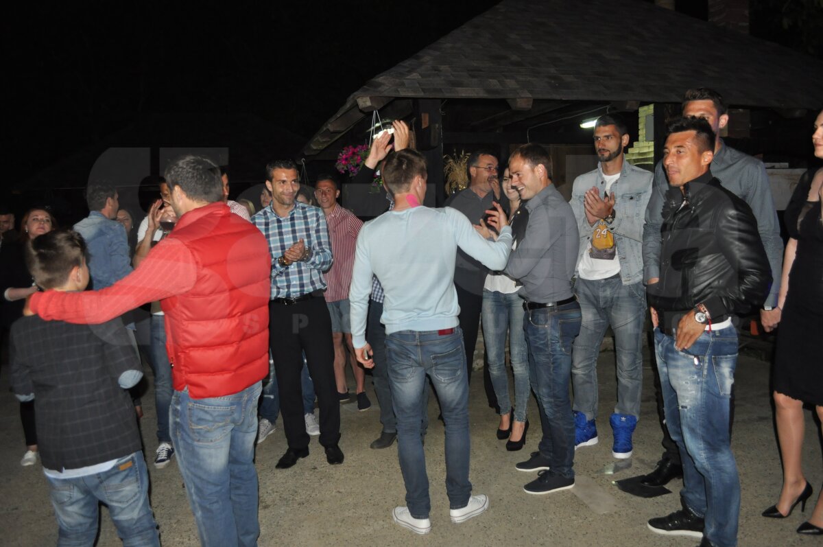 GALERIE FOTO Botoşănenii au sărbătorit ocuparea locului 8 în Liga 1: "Nu ne-am putut mîndri cu Eminescu sau Iorga cum am făcut-o cu echipa de fotbal într-un an de zile"