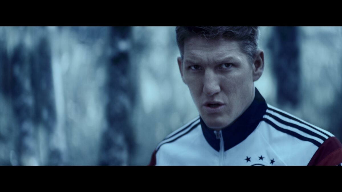 VIDEO Costin Lazăr, Alex Bourceanu, Mihai Pintilii, Gabi Torje şi Florin Gardoş, apariţii de senzaţie în ultimul clip al lui Lionel Messi!