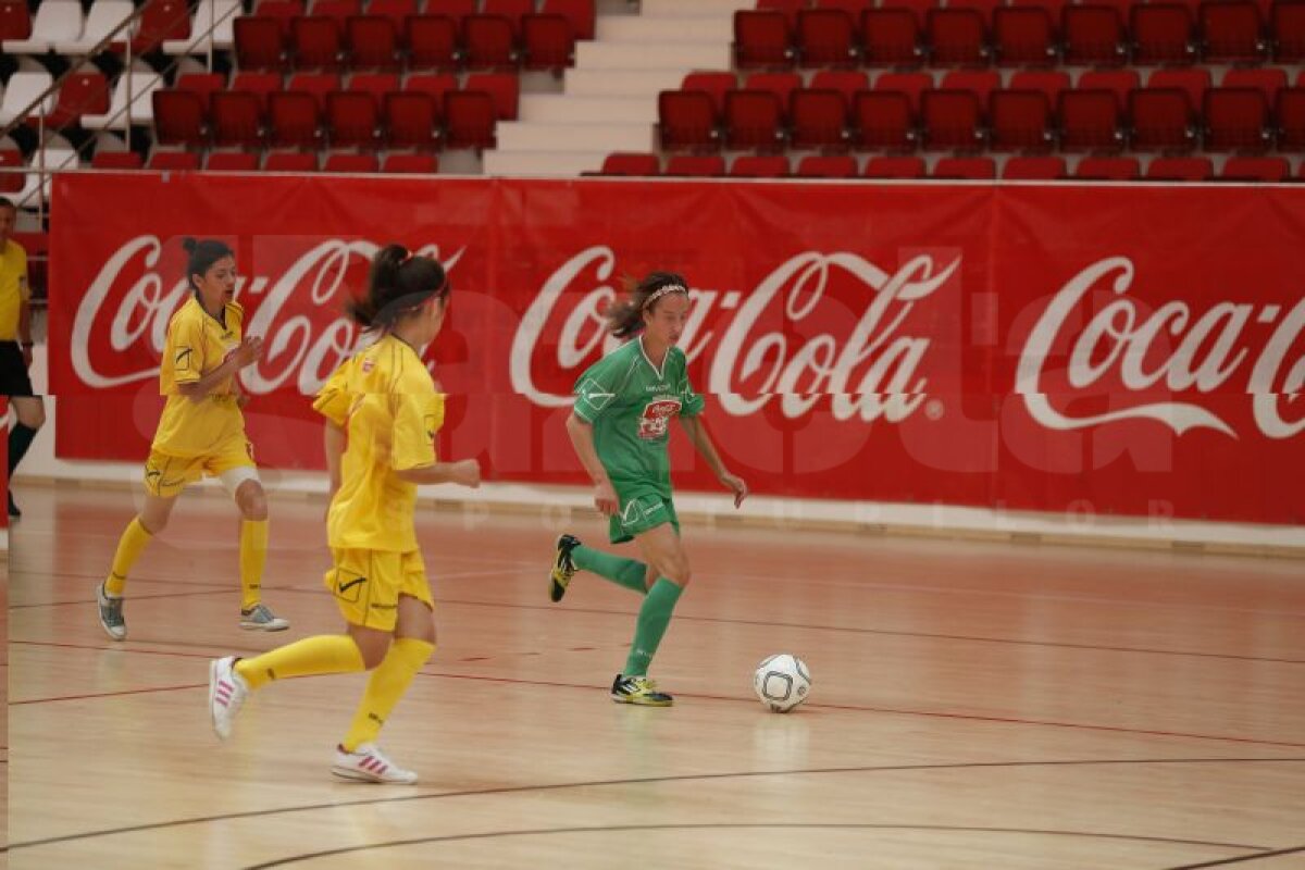 GALERIE FOTO O zi cu meciuri spectaculoase în Cupa Coca-Cola! » S-au stabilit finalele la feminin şi masculin!