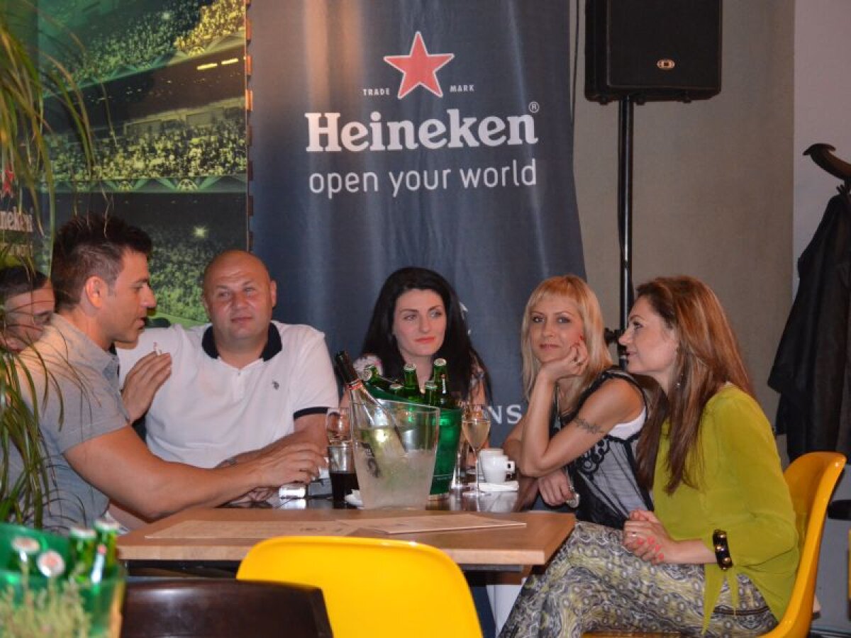 (P) GALERIE FOTO Heineken l-a adus pe Gullit la Bucureşti! Superstarul a văzut finala Ligii alături de Iovan, Dan Petrescu şi de fanii români