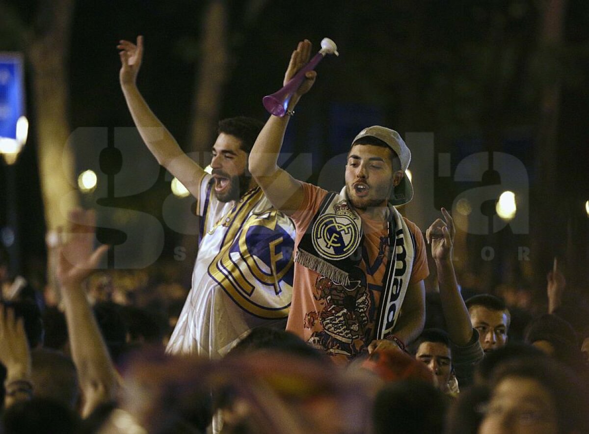 FOTO Sărbătoare de zile mari la Cibeles » "Galacticii" de la Real Madrid au sărbătorit alături de suporteri pînă la 6:30 dimineaţa!