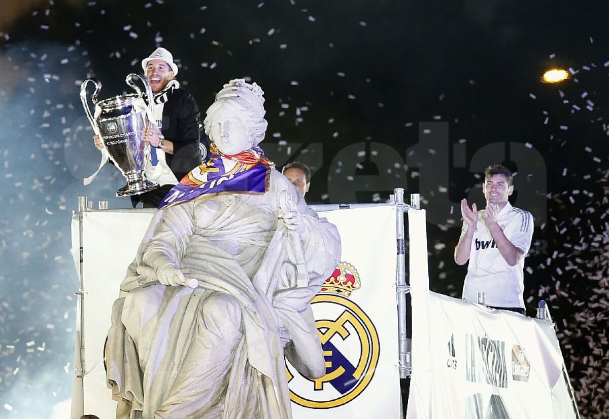 FOTO Sărbătoare de zile mari la Cibeles » "Galacticii" de la Real Madrid au sărbătorit alături de suporteri pînă la 6:30 dimineaţa!