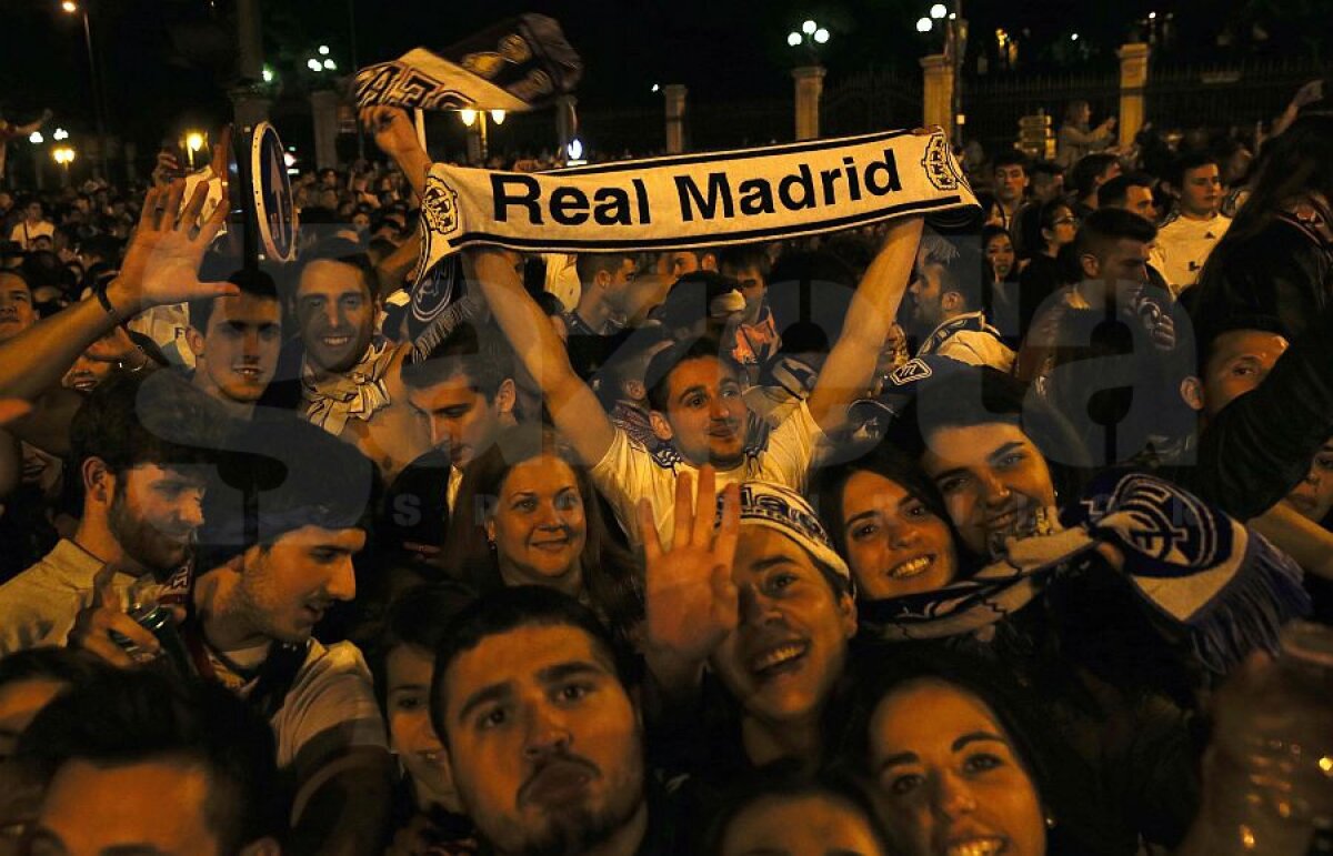 FOTO Sărbătoare de zile mari la Cibeles » "Galacticii" de la Real Madrid au sărbătorit alături de suporteri pînă la 6:30 dimineaţa!