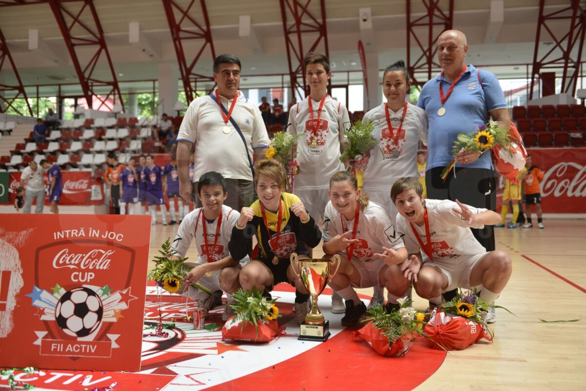 Cei mai buni din curtea şcolii » Colegiul Tehnic Feroviar "Mihai I" şi Liceul Tehnologic Auto din Craiova sînt laureatele acestui an la Cupa Coca-Cola