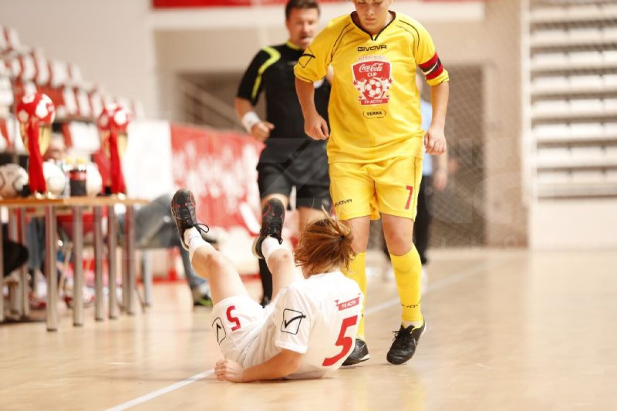 FOTO Pasiune şi sacrificiu » S-a încheiat Cupa Coca-Cola » Ediţie specială GSP în 8 pagini: ce aprig a fost micul nostru campionat mondial!