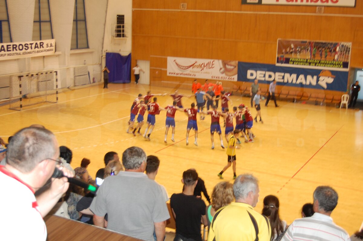 FOTO Fotbalul înlocuit cu handbalul » HC Vaslui a promovat după 15 ani în prima ligă