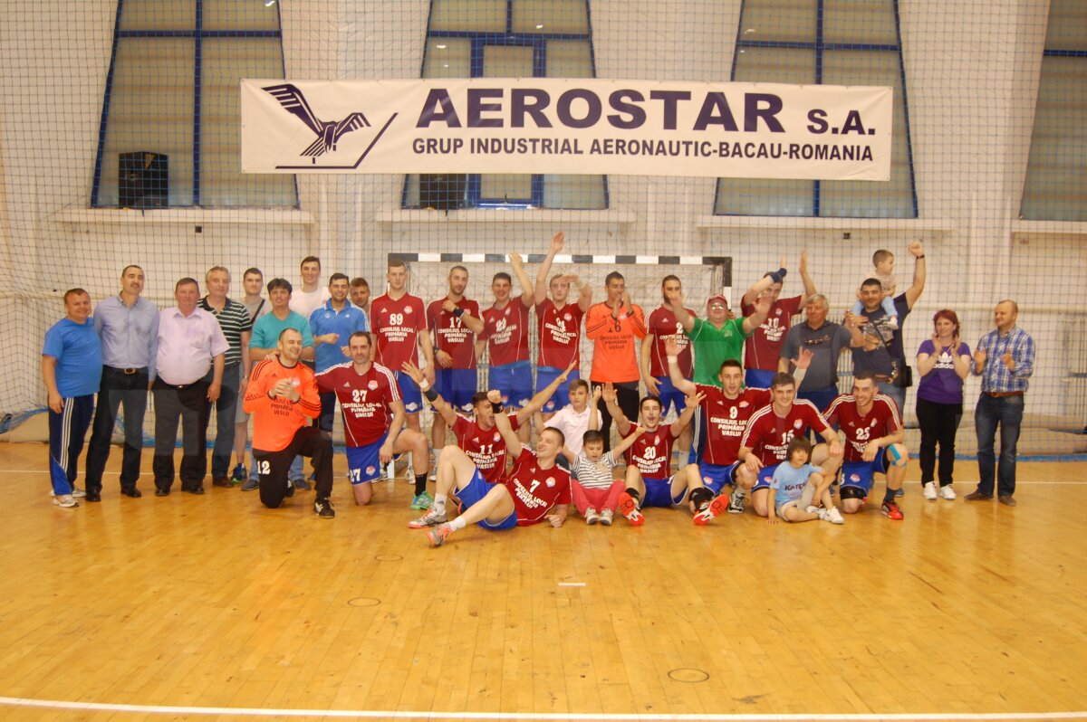 FOTO Fotbalul înlocuit cu handbalul » HC Vaslui a promovat după 15 ani în prima ligă