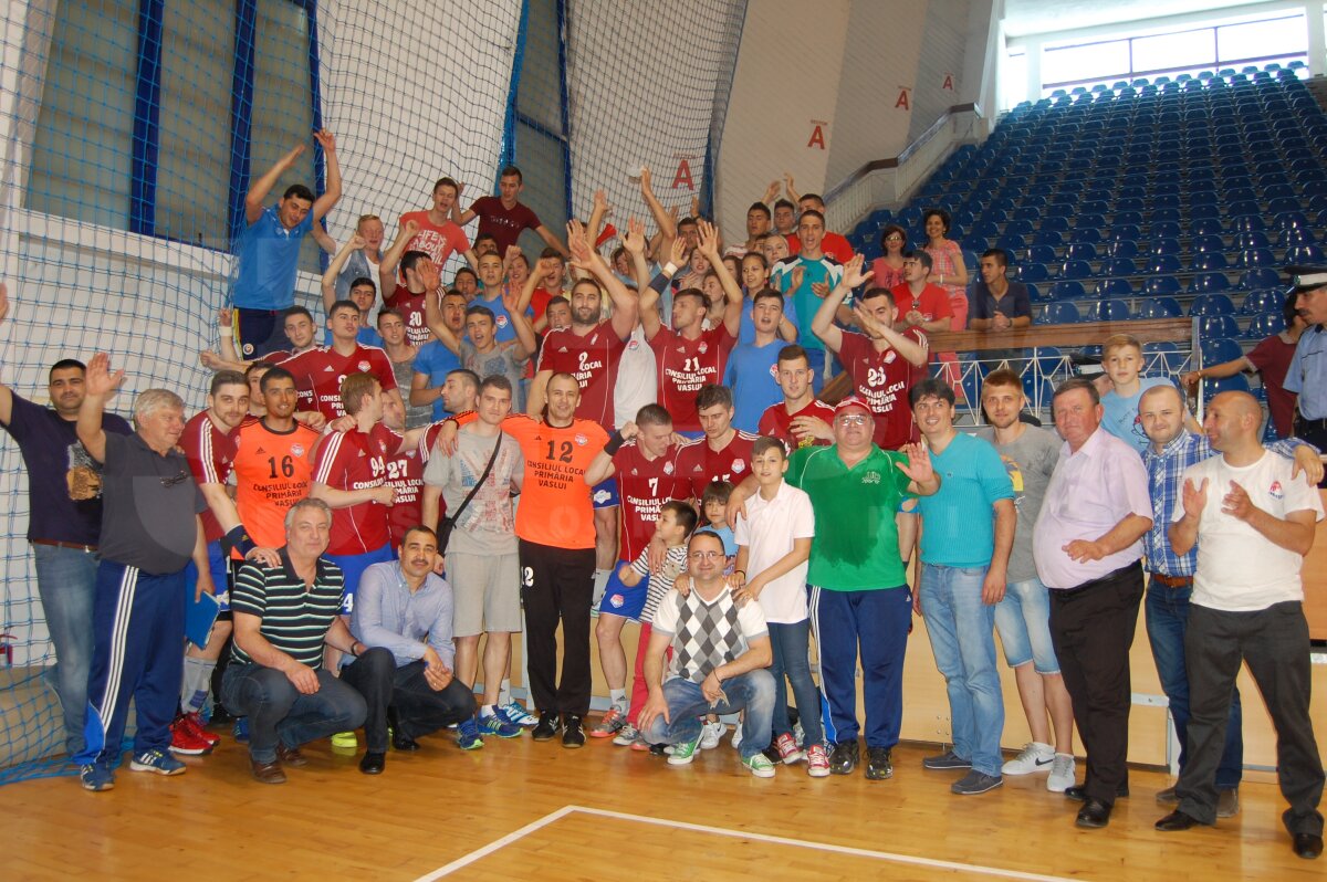 FOTO Fotbalul înlocuit cu handbalul » HC Vaslui a promovat după 15 ani în prima ligă