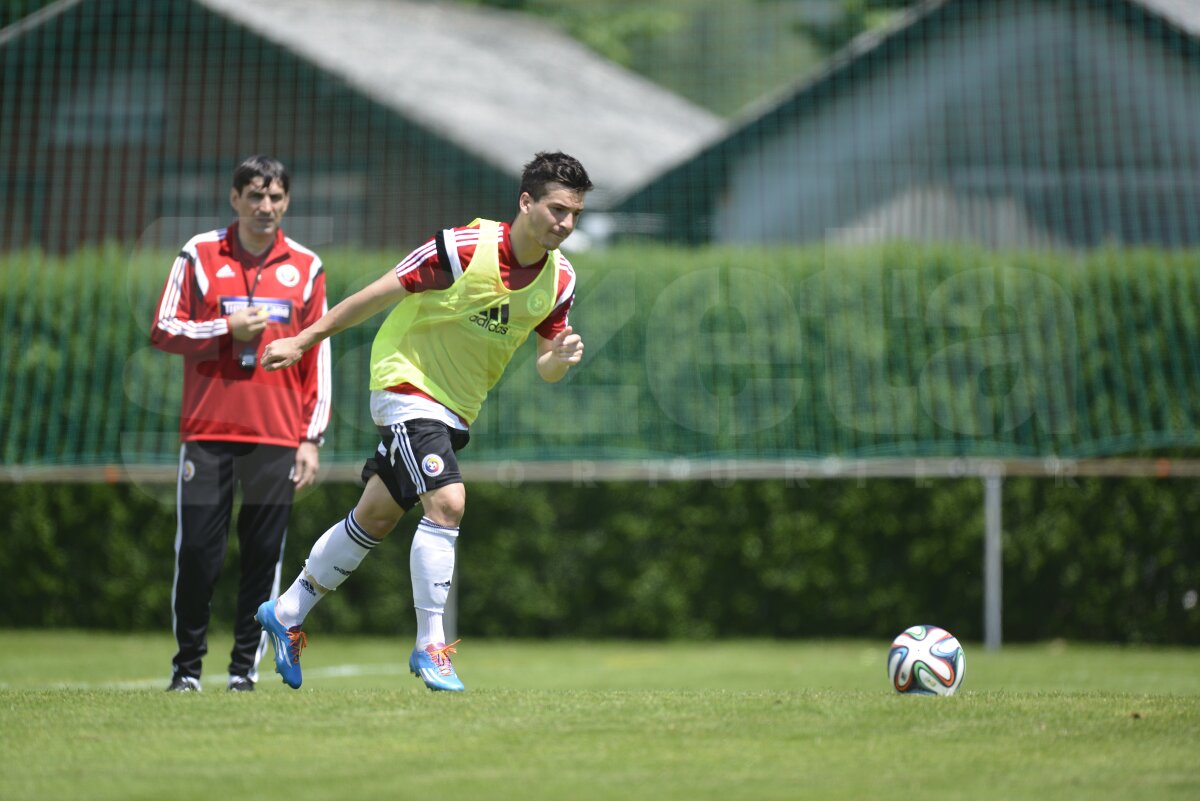 GALERIE FOTO Victor Piţurcă l-a certat pe Alex Maxim la antrenament: "Mie îmi baţi tare!" » Costel Pantilimon i-a uimit pe fani