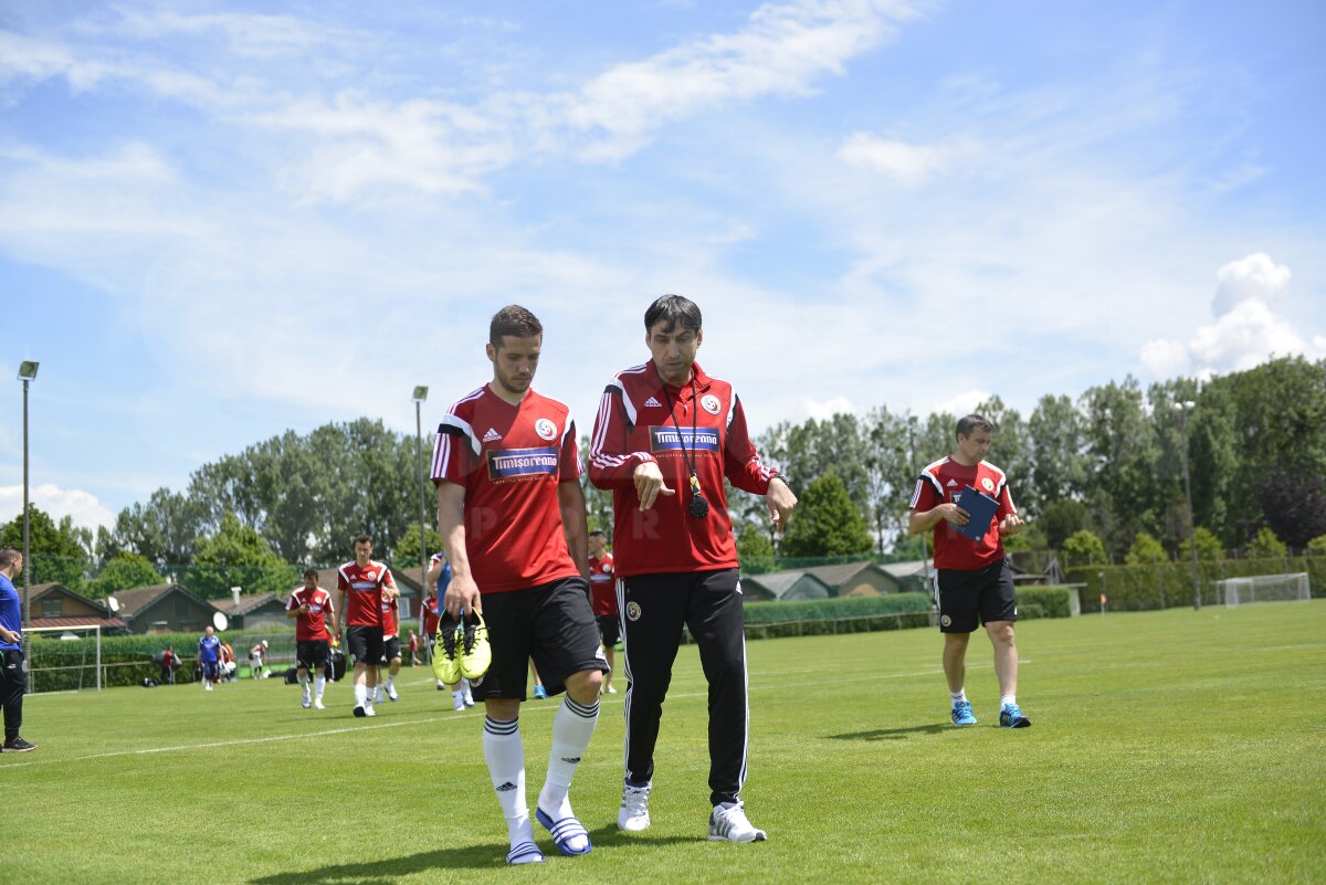 GALERIE FOTO Victor Piţurcă l-a certat pe Alex Maxim la antrenament: "Mie îmi baţi tare!" » Costel Pantilimon i-a uimit pe fani