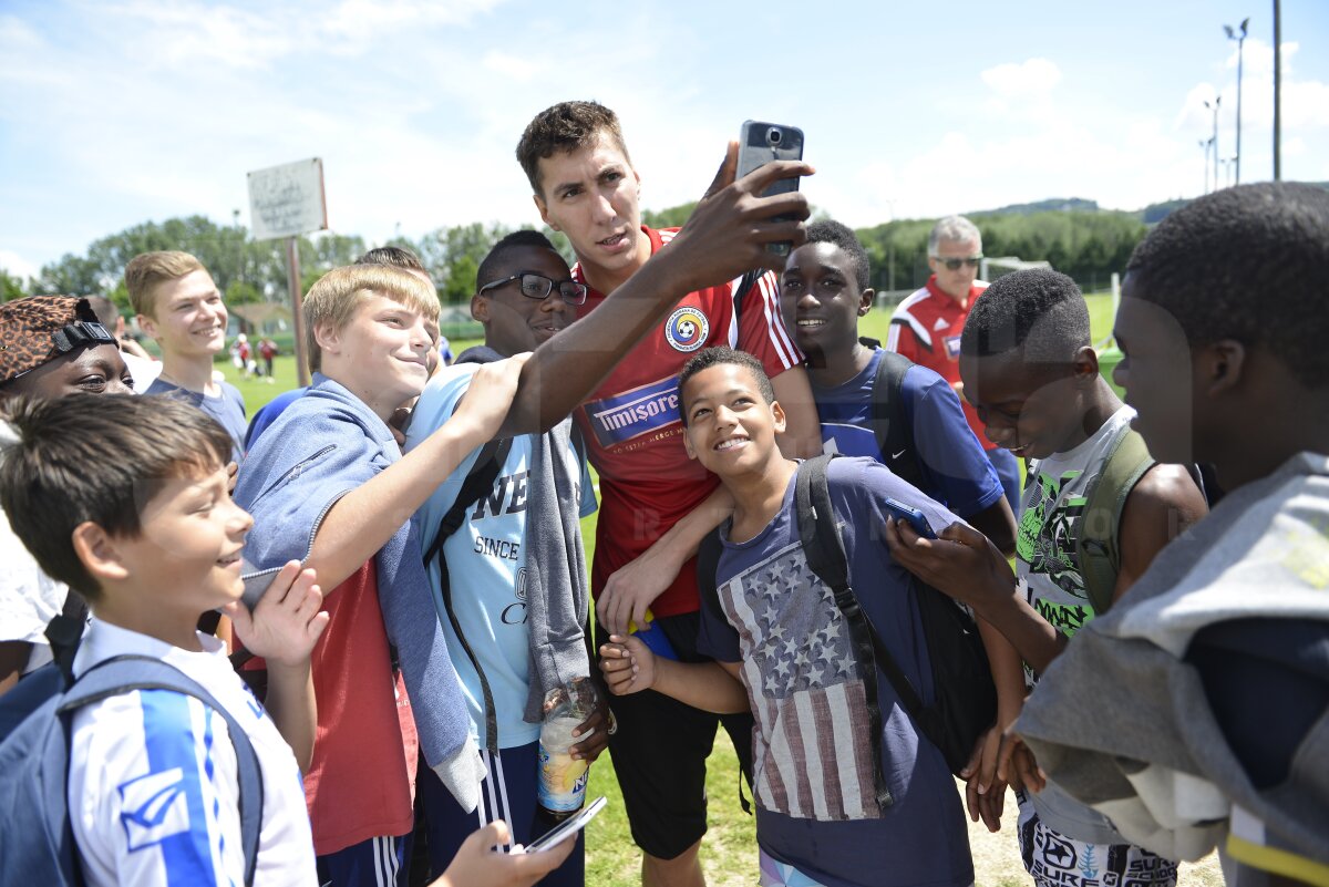 GALERIE FOTO Victor Piţurcă l-a certat pe Alex Maxim la antrenament: "Mie îmi baţi tare!" » Costel Pantilimon i-a uimit pe fani