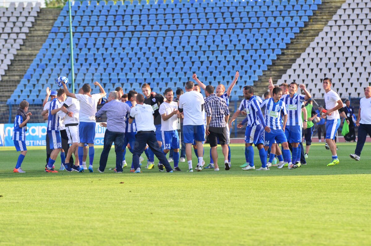 FOTO Craiova şi superstiţia » CS Universitatea joacă mîine cu promovarea pe masă la Reşiţa